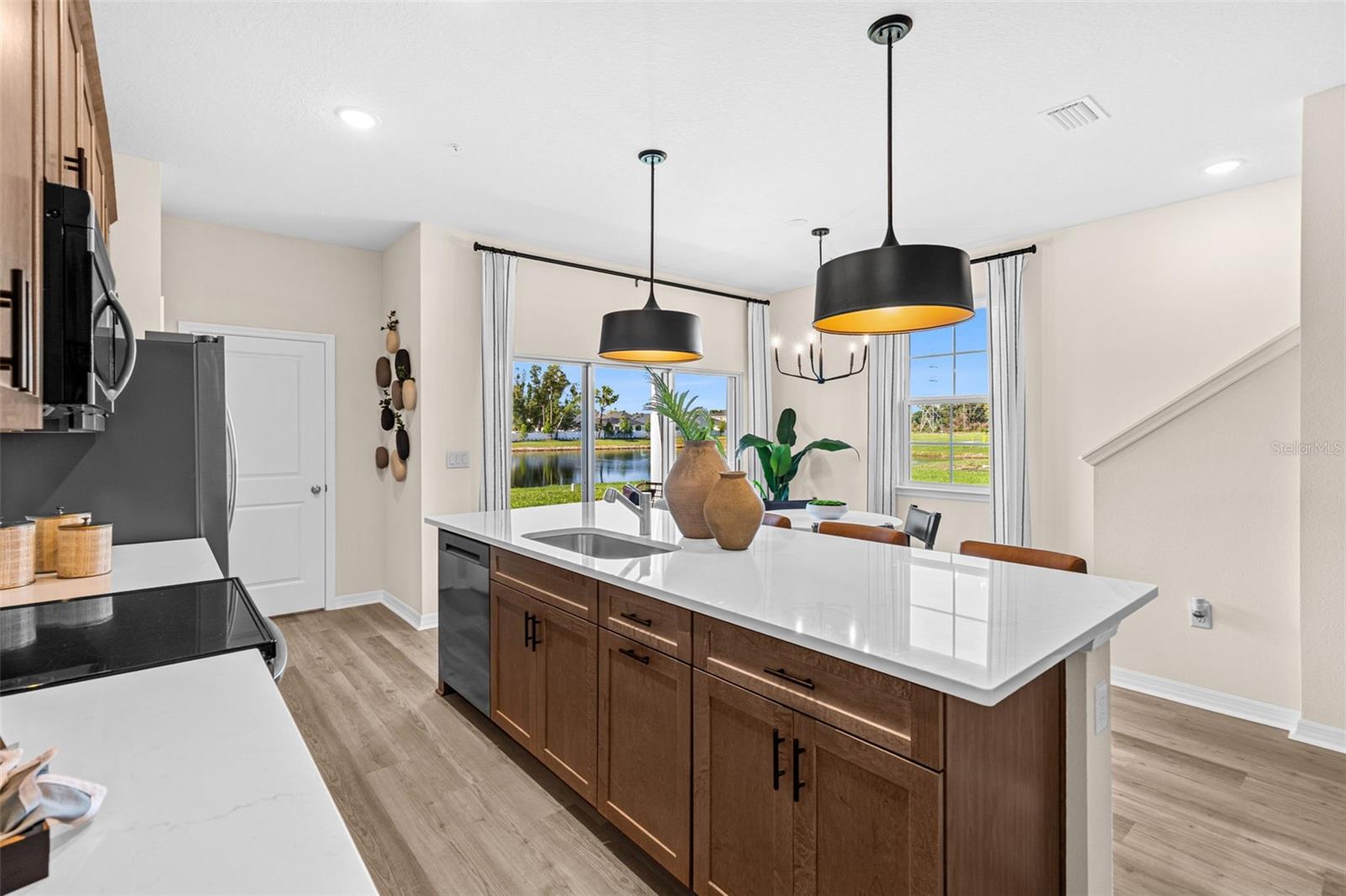 4923 Winding River Rd Property Photo 10