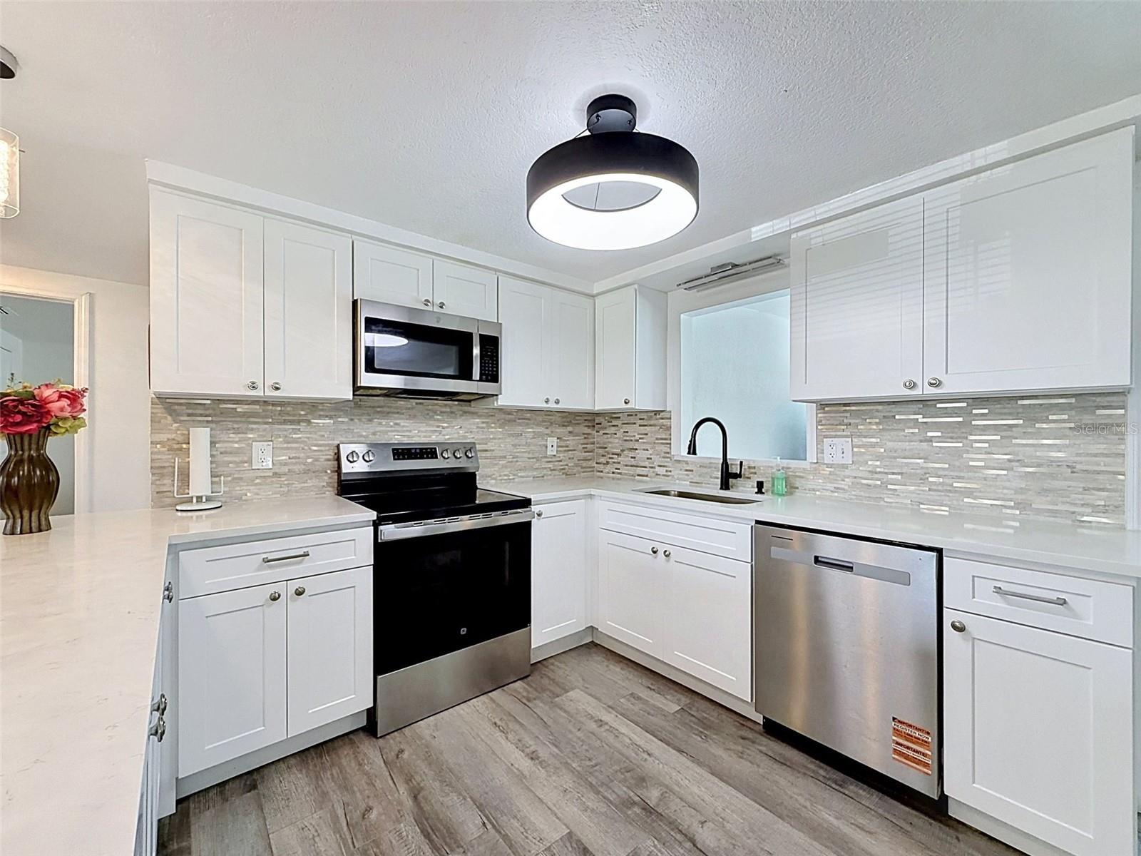 12735 1st Isle Property Photo 12