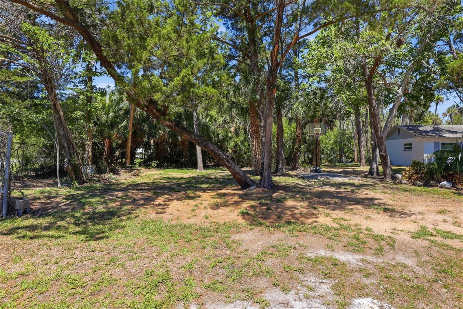 6240 Colony Cir Property Photo 6