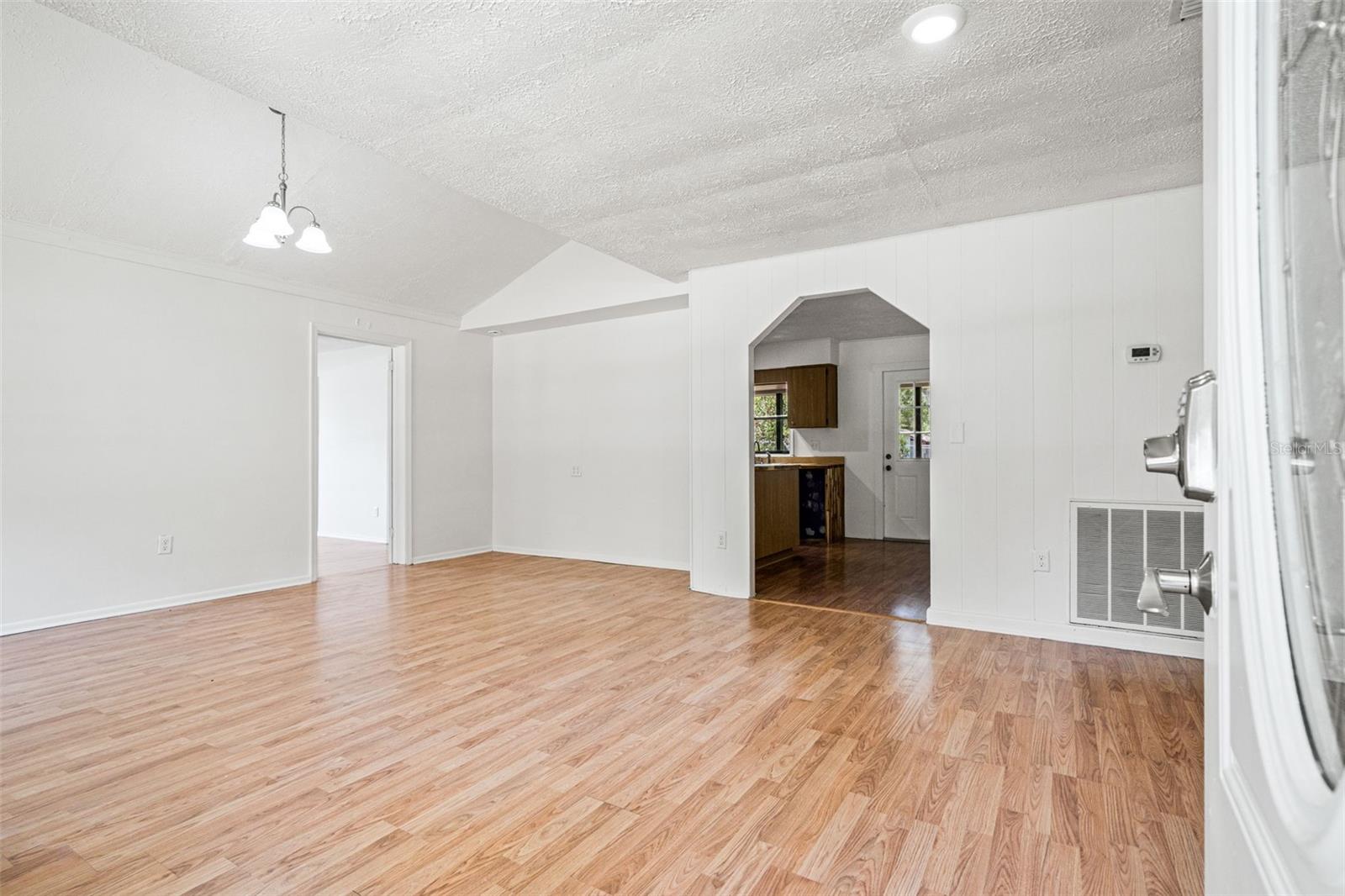 16119 Wilson Blvd Property Photo 8