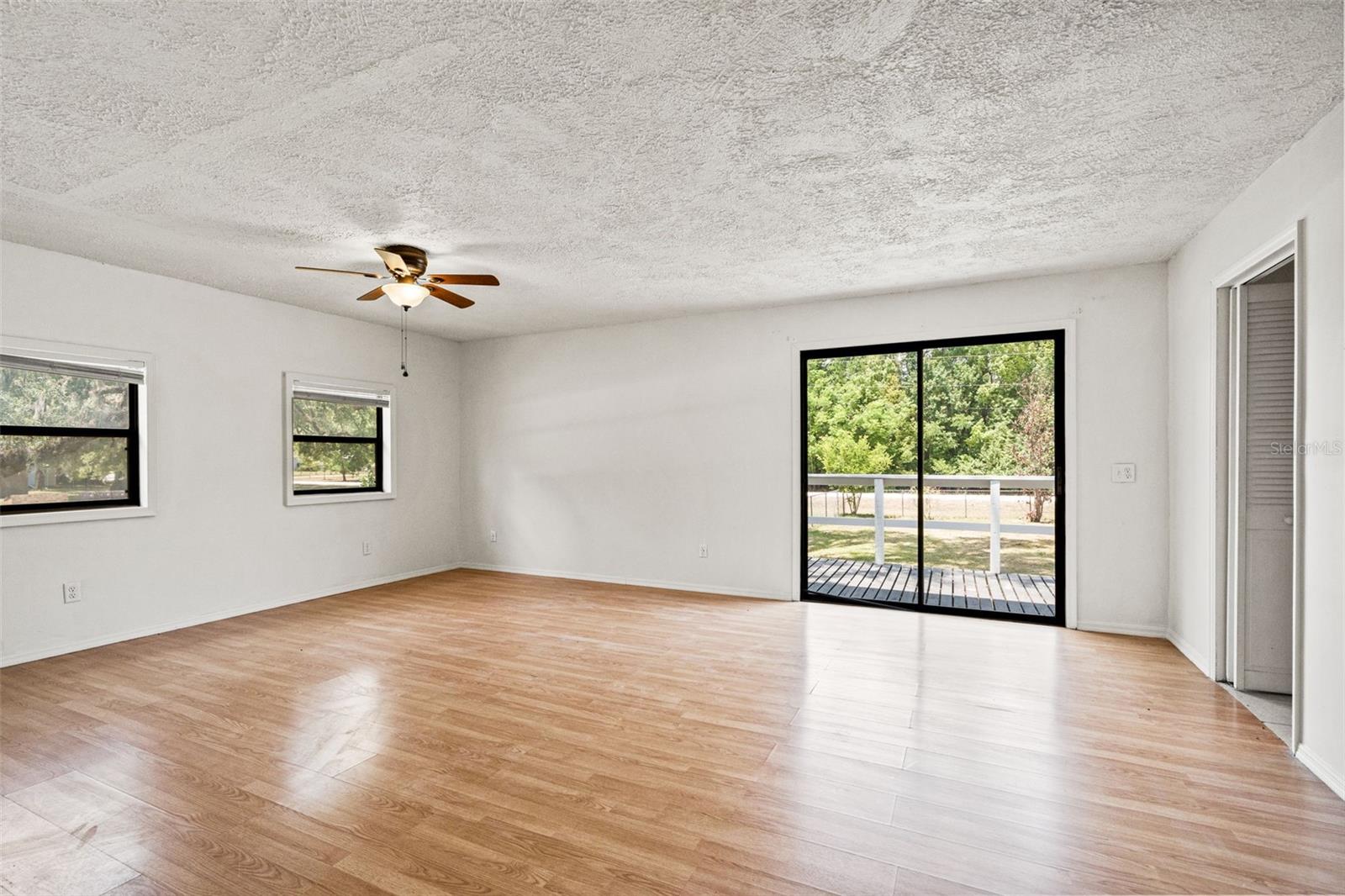 16119 Wilson Blvd Property Photo 14