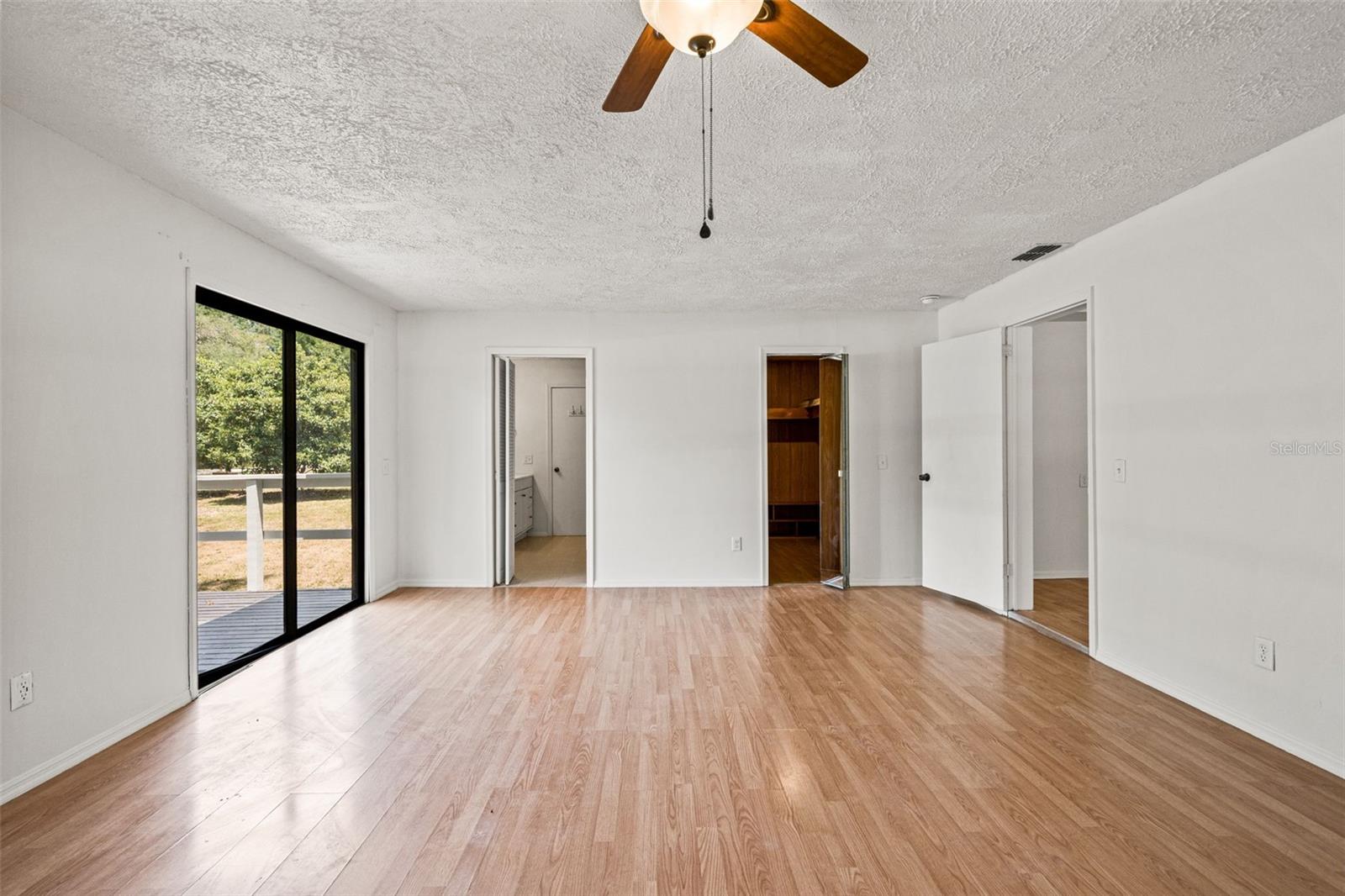 16119 Wilson Blvd Property Photo 15