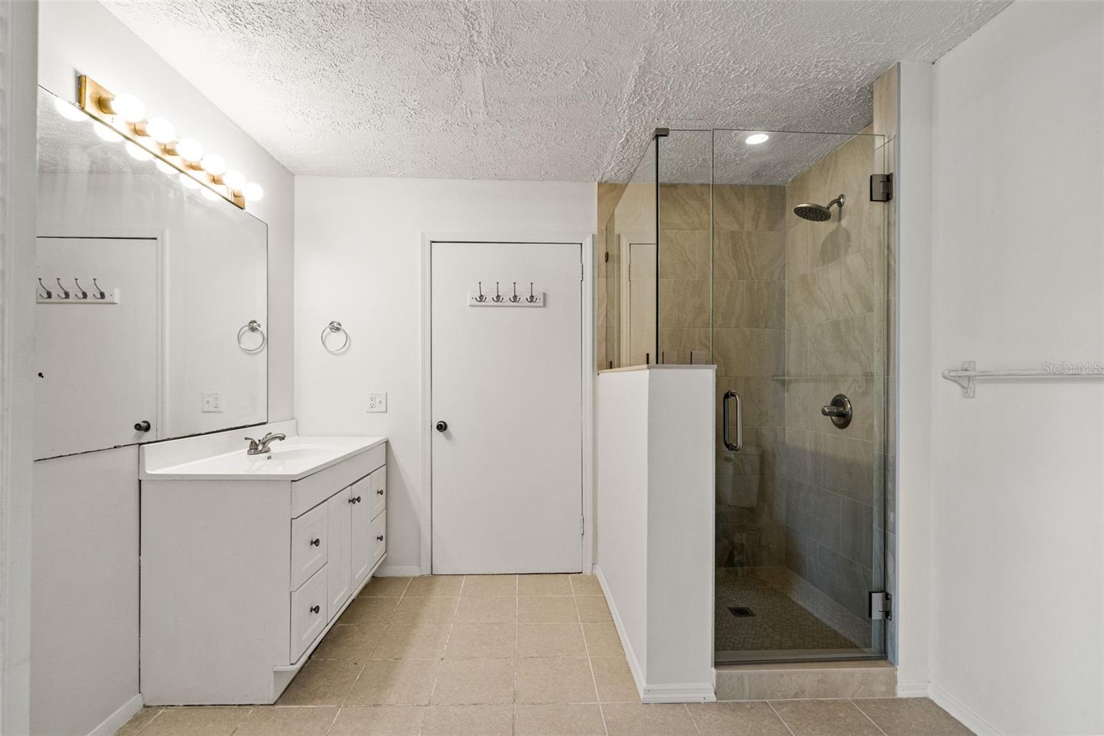 16119 Wilson Blvd Property Photo 18
