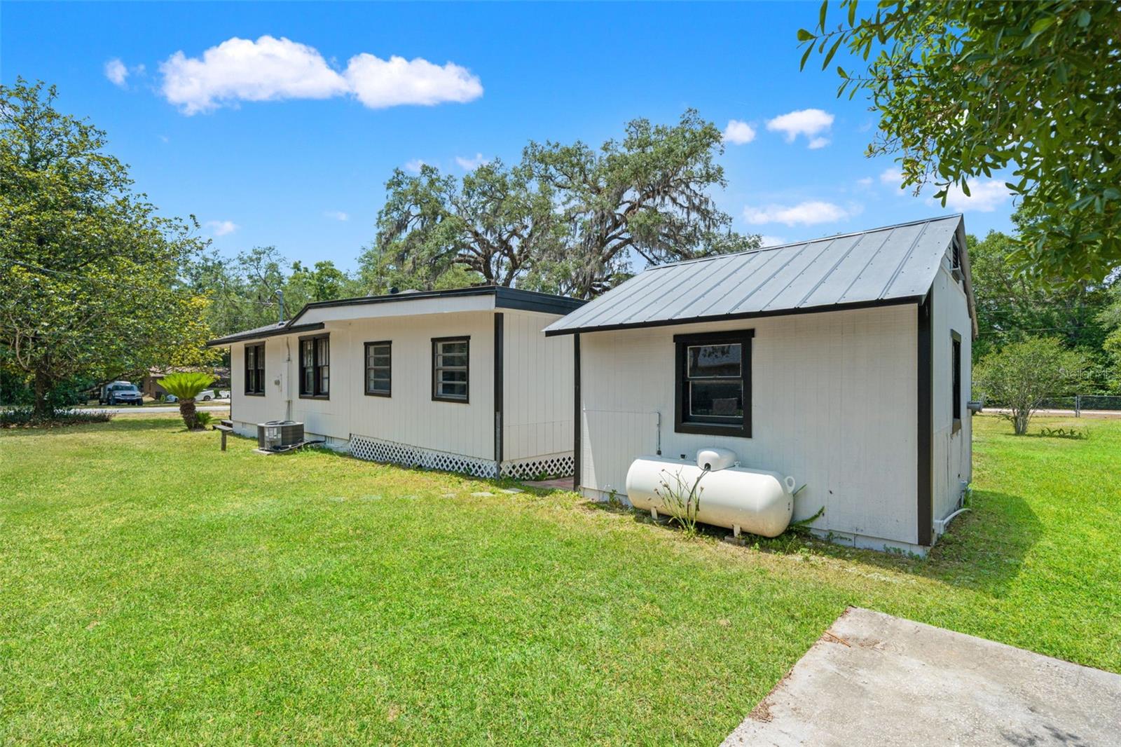 16119 Wilson Blvd Property Photo 34