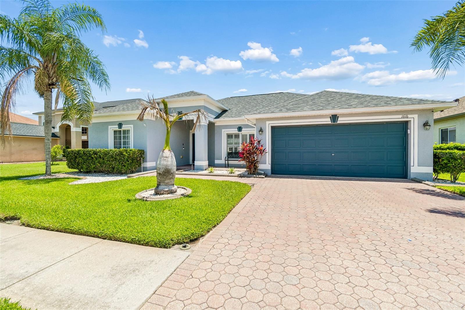1616 Regal Mist Loop Property Photo 4