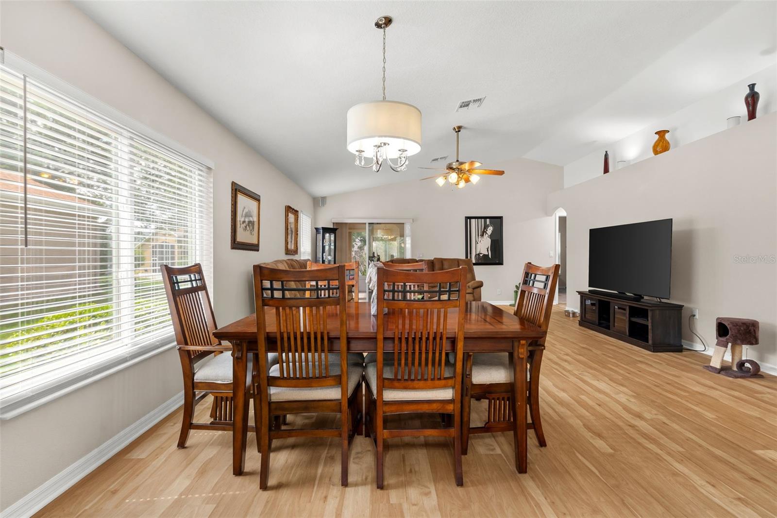 11422 Inman Ct Property Photo 5