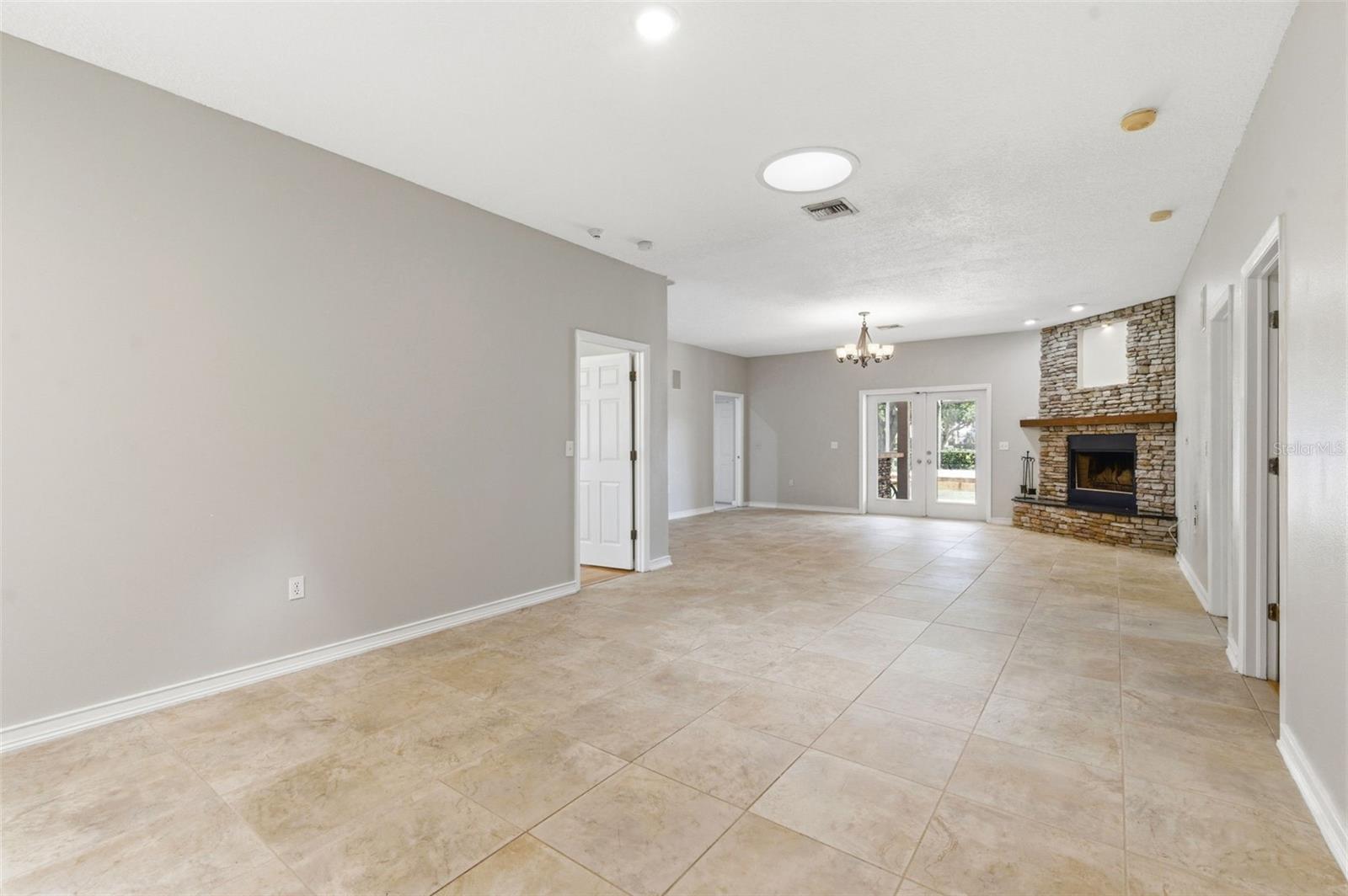 1623 Crossvine Ct Property Photo 17