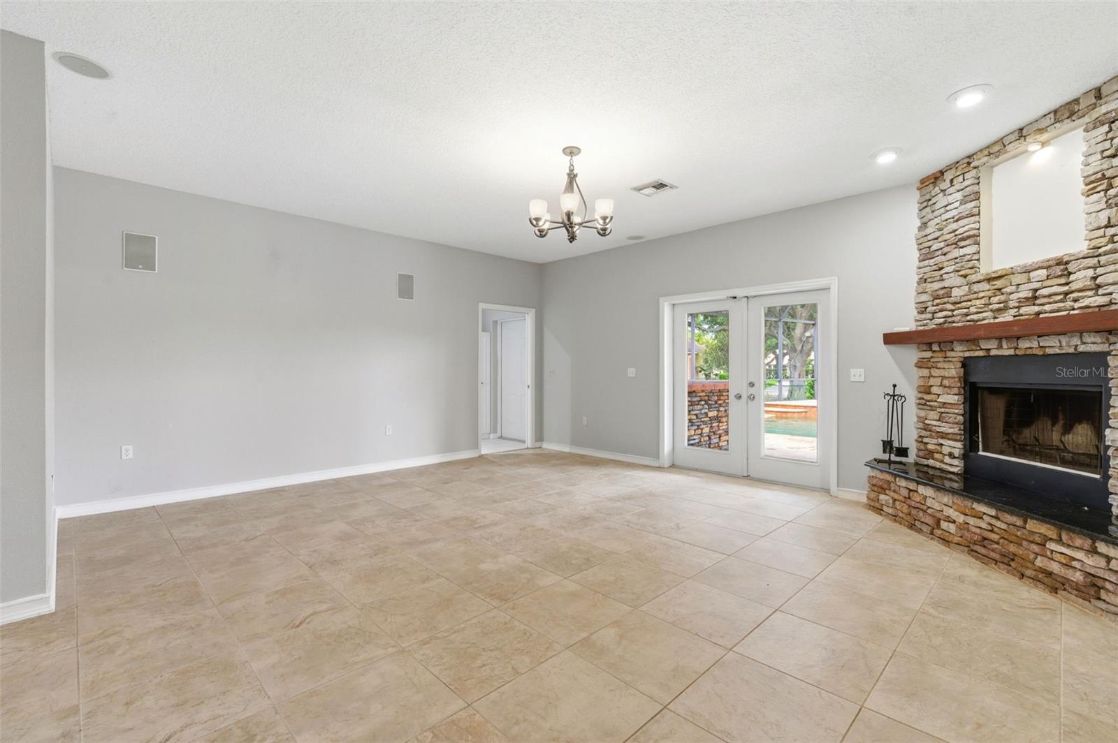 1623 Crossvine Ct Property Photo 18