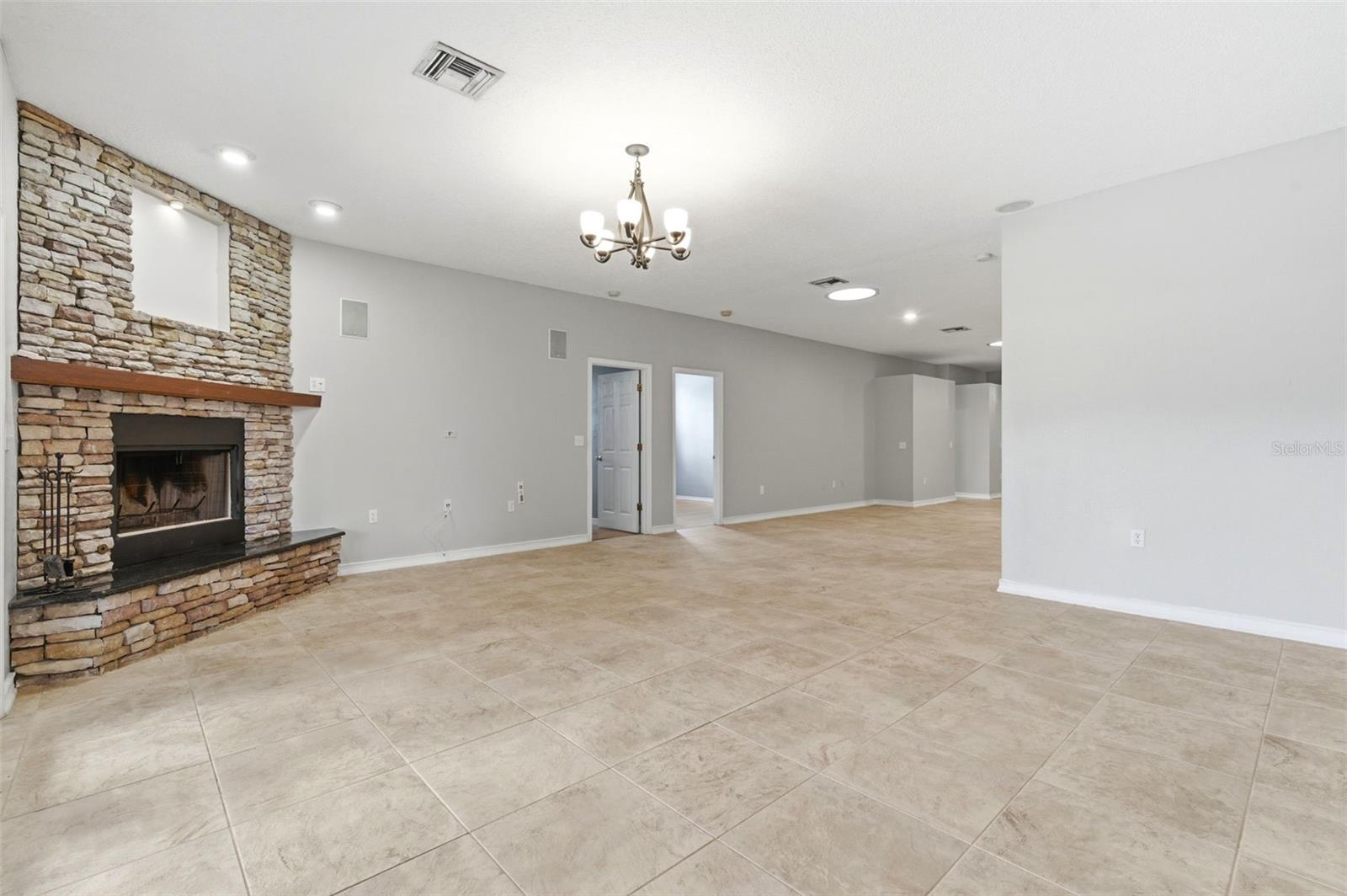 1623 Crossvine Ct Property Photo 19