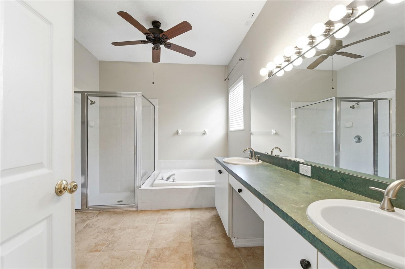 1623 Crossvine Ct Property Photo 27