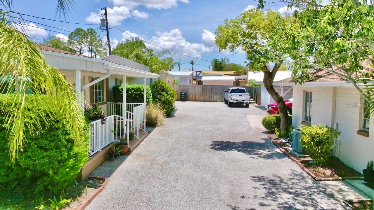 411 Pleasant St Property Photo 5