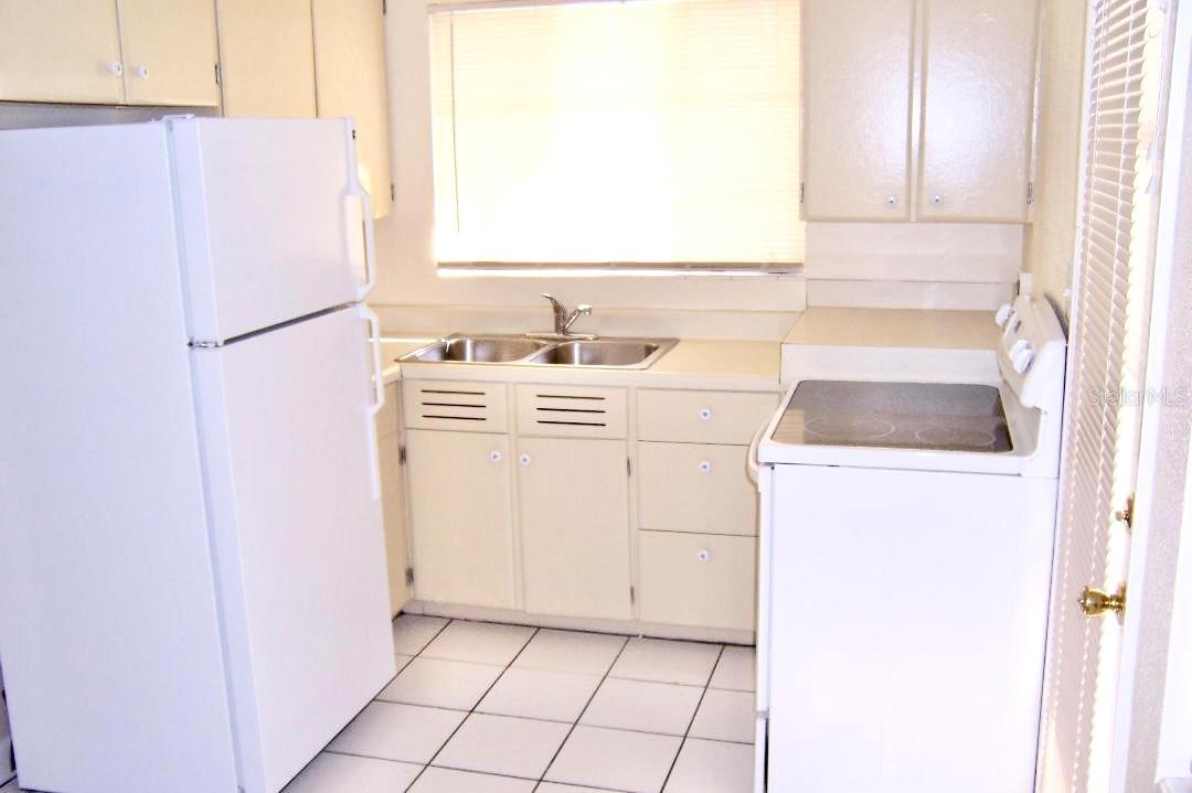 411 Pleasant St Property Photo 14