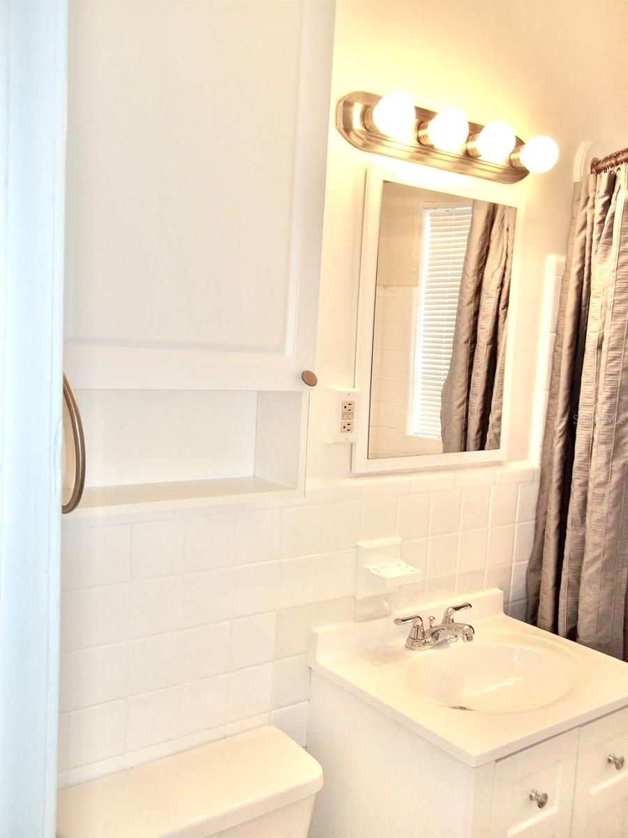 411 Pleasant St Property Photo 32
