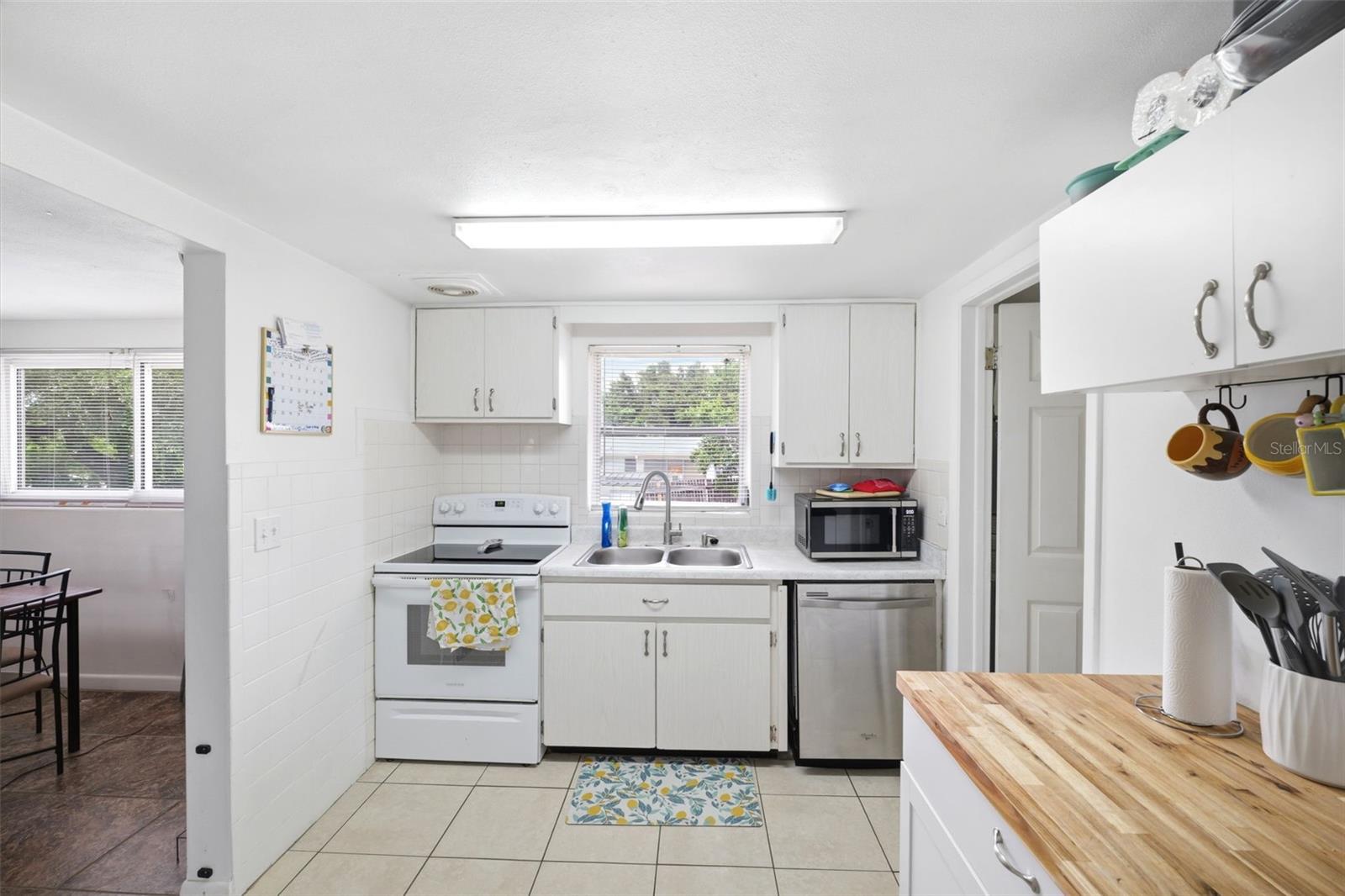13 E Lemon St Property Photo 2