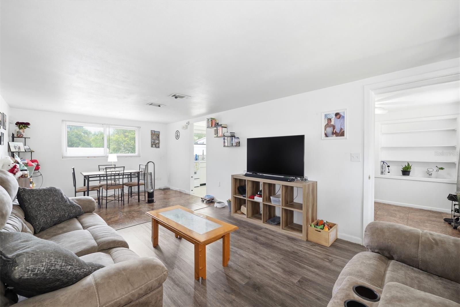 13 E Lemon St Property Photo 9