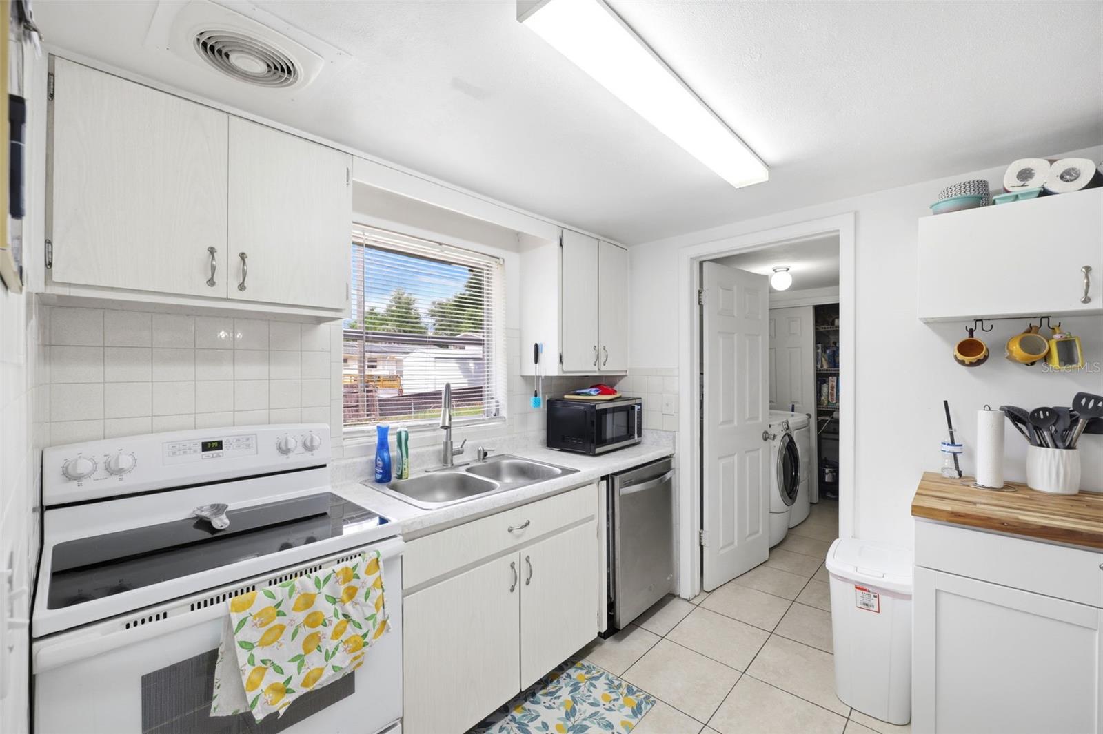 13 E Lemon St Property Photo 11