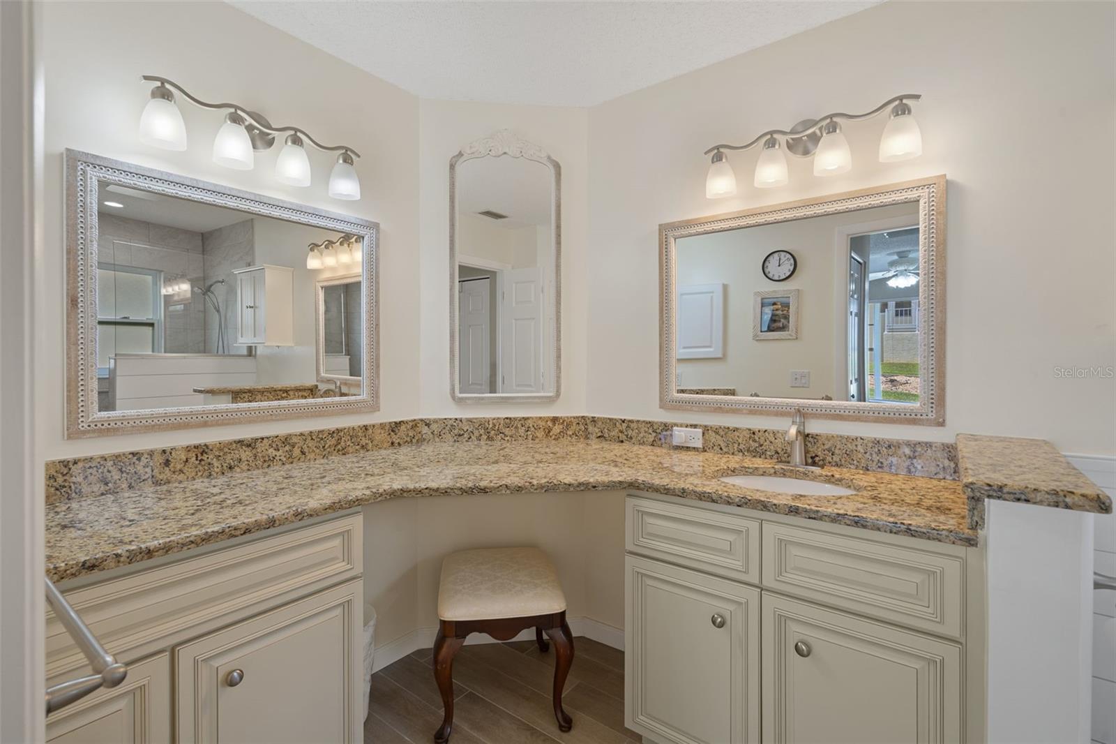 7483 Bridgewater Ln Property Photo 25