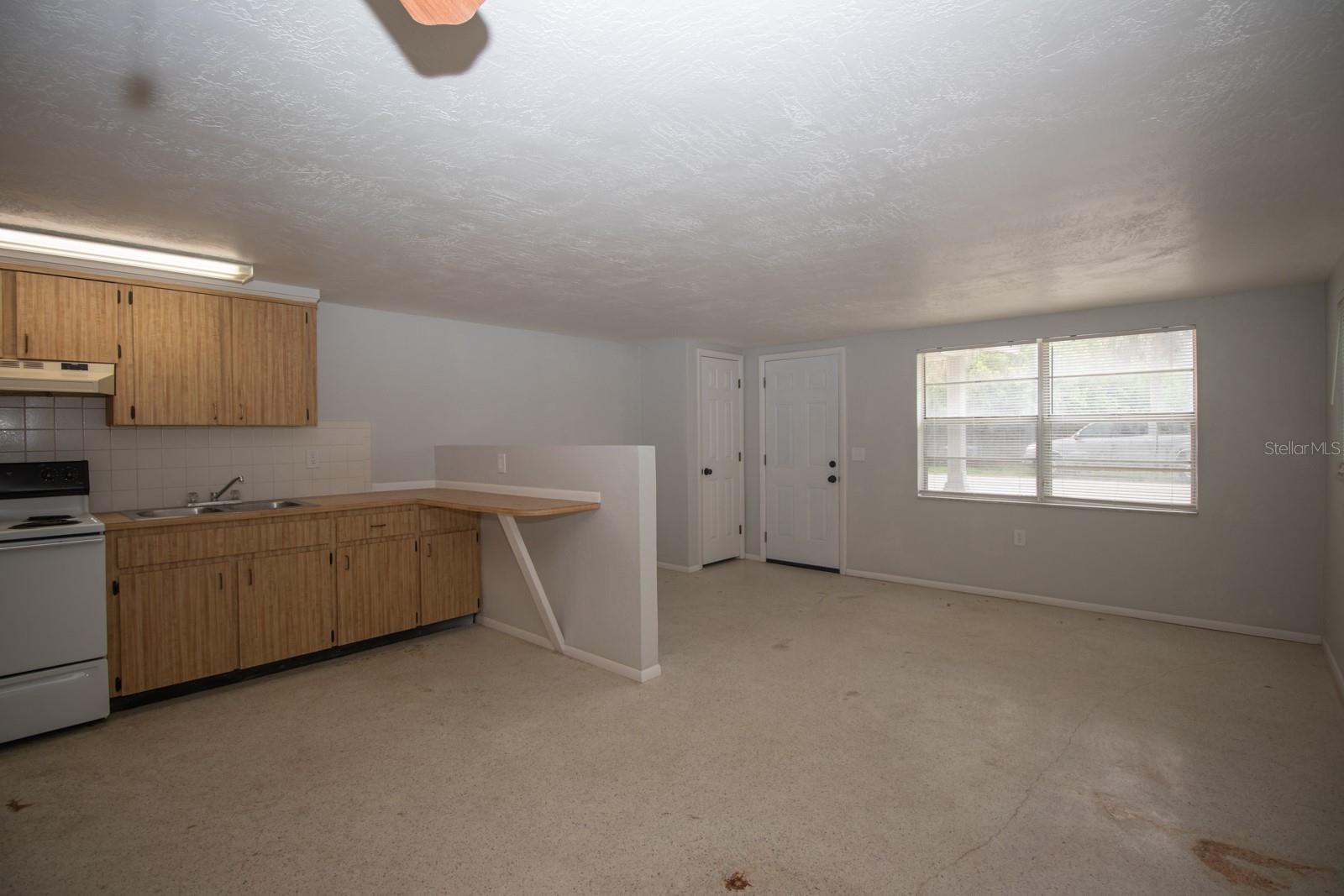 5615 Van Doren Ave Property Photo 4