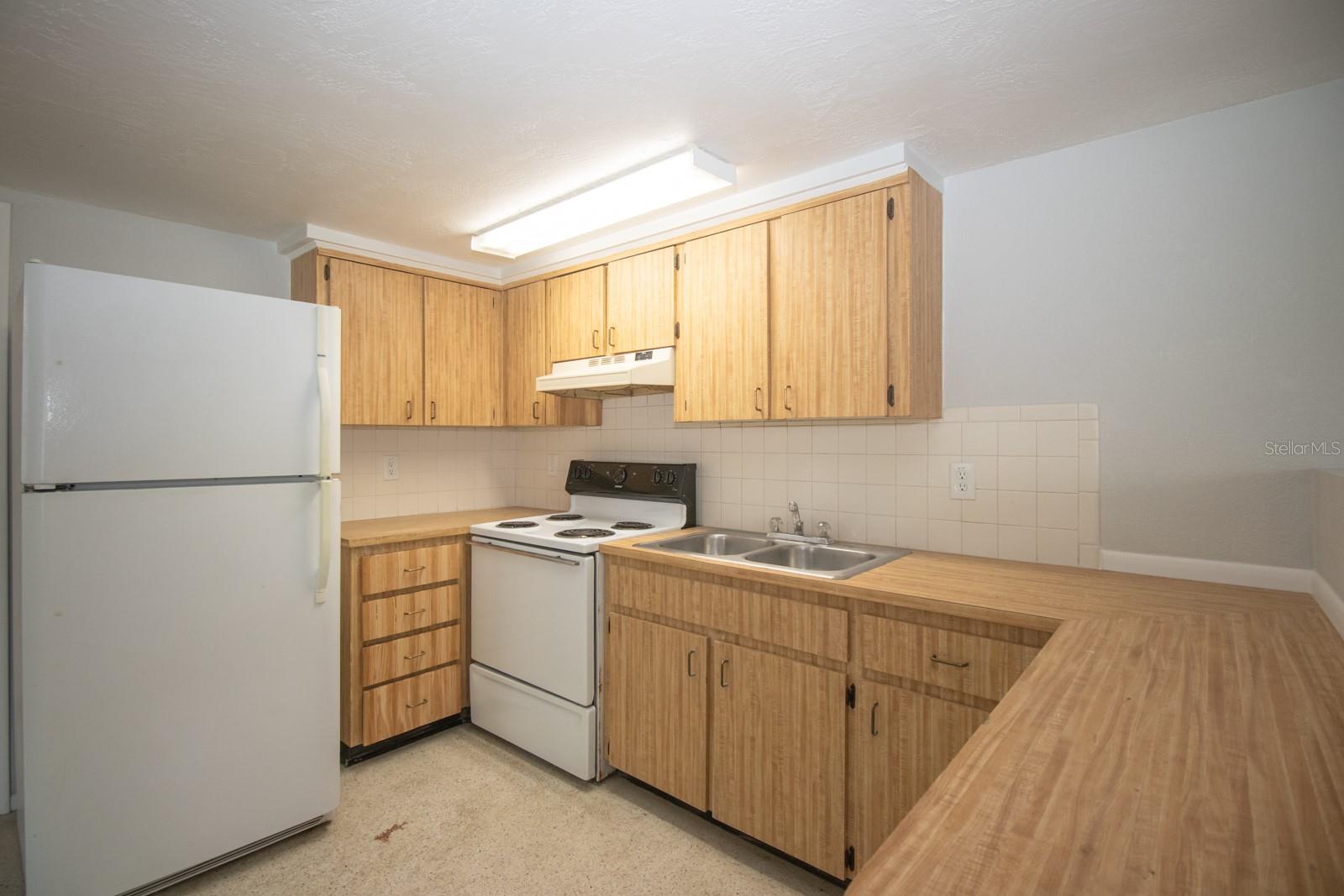 5615 Van Doren Ave Property Photo 5