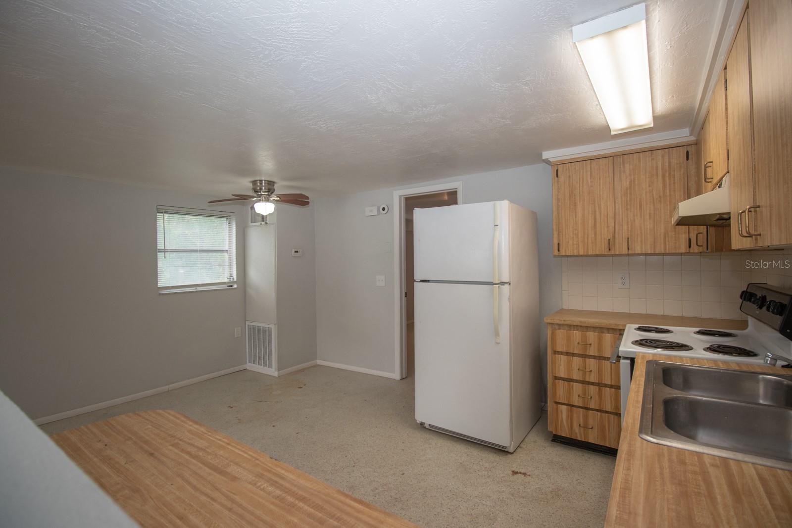 5615 Van Doren Ave Property Photo 6