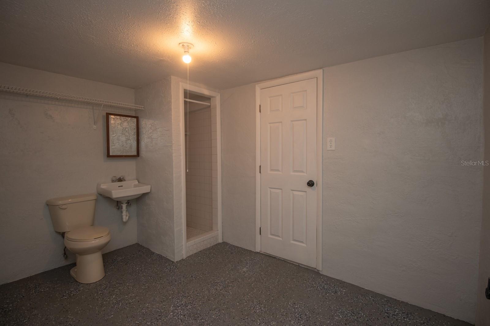 5615 Van Doren Ave Property Photo 12