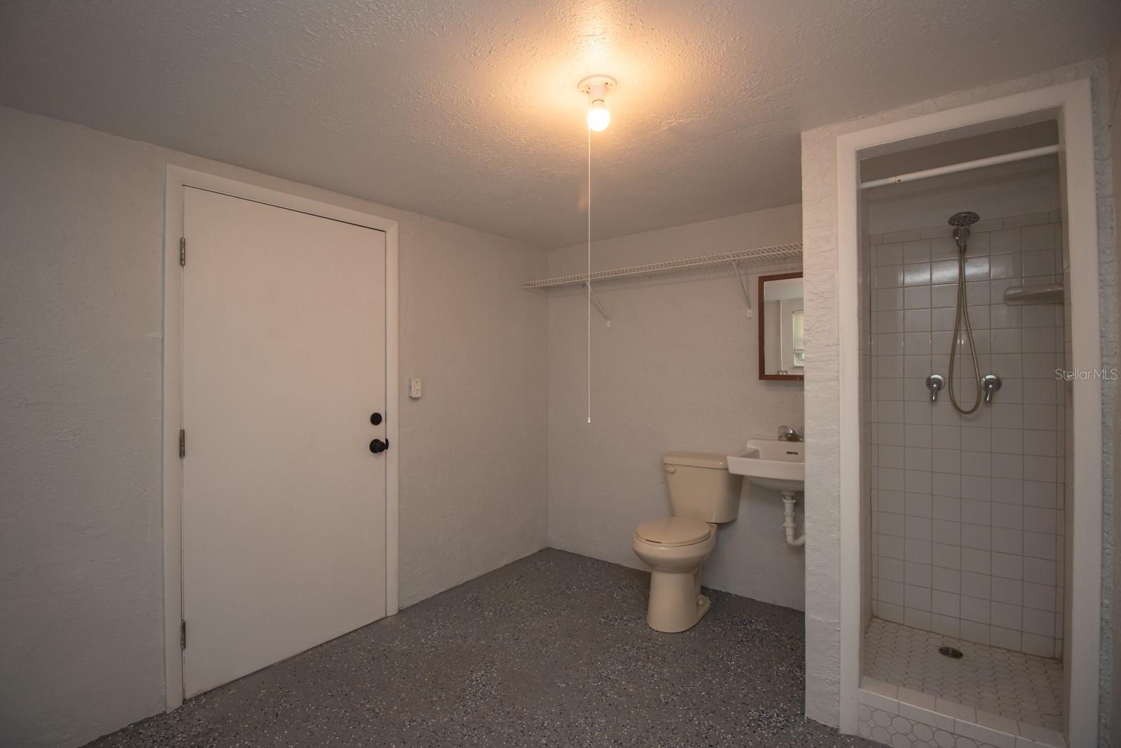 5615 Van Doren Ave Property Photo 13
