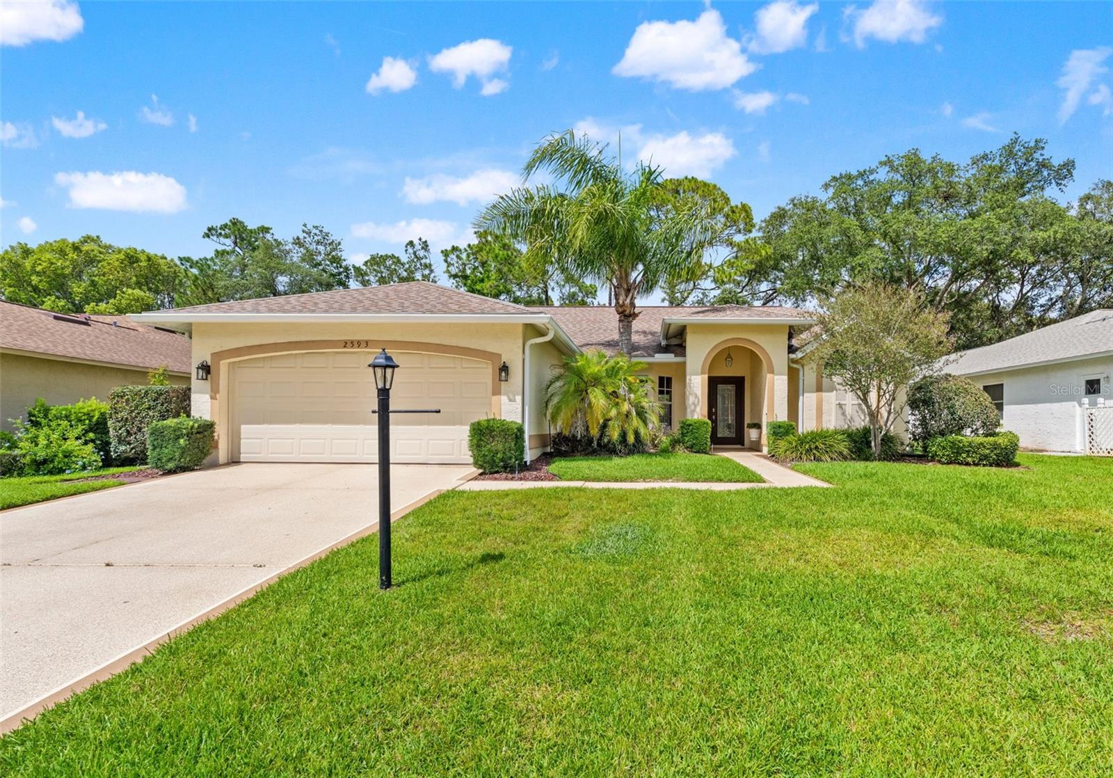 2593 CRYSTAL LAKE DR Property Photo 1