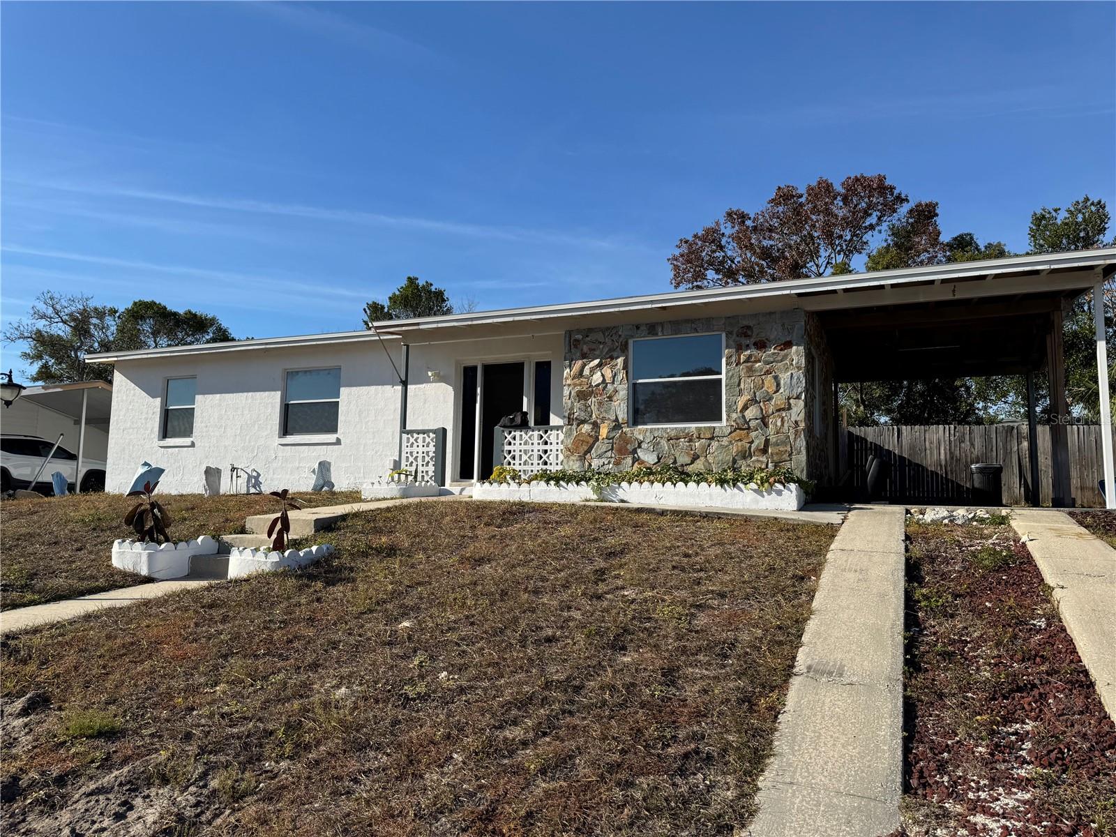 425 HOLLYHOCK LN Property Photo 1