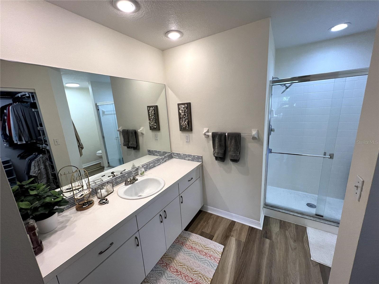 9485 Hamlin Blvd #8 Property Photo 17
