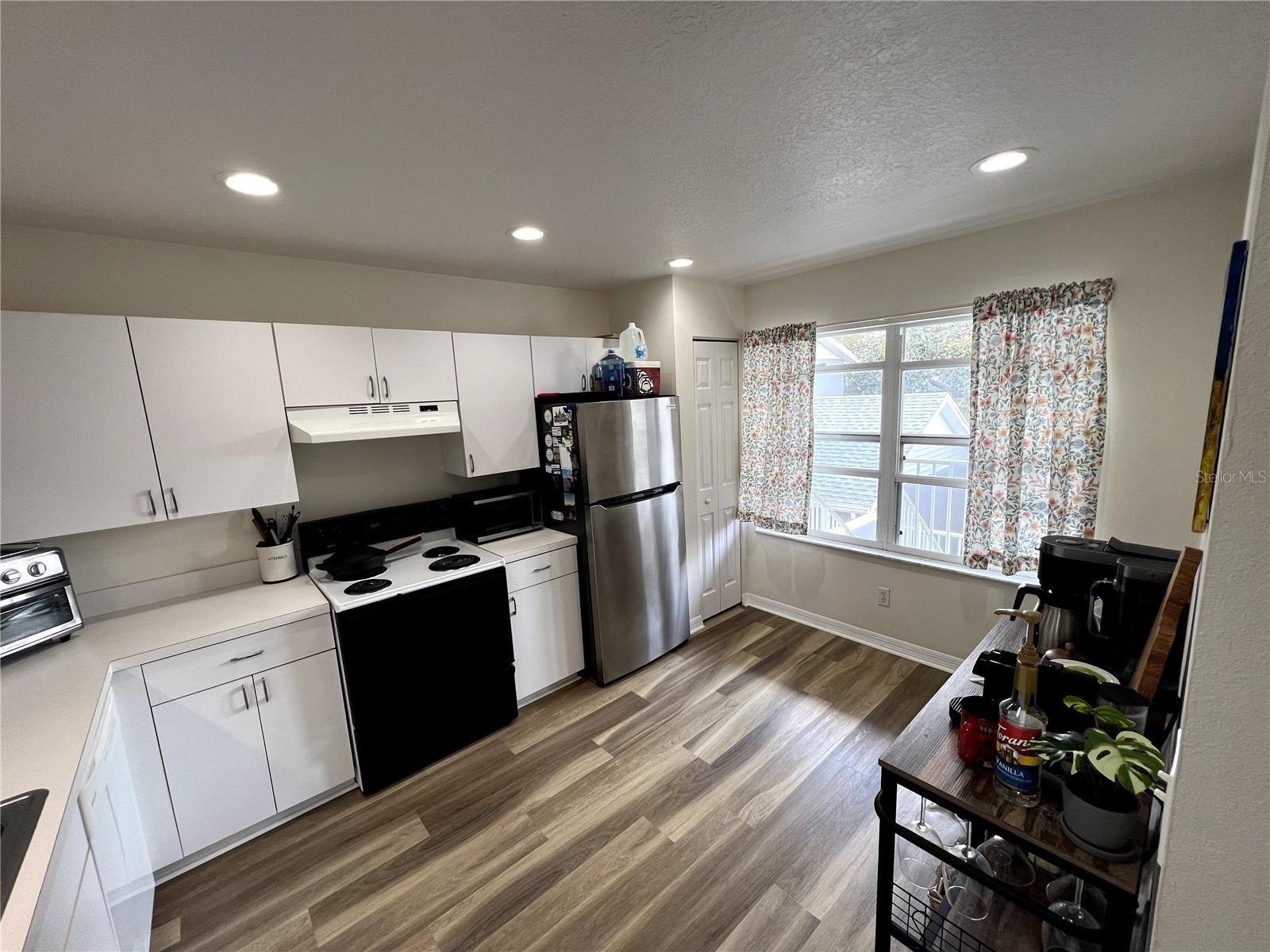 9485 Hamlin Blvd #8 Property Photo 32