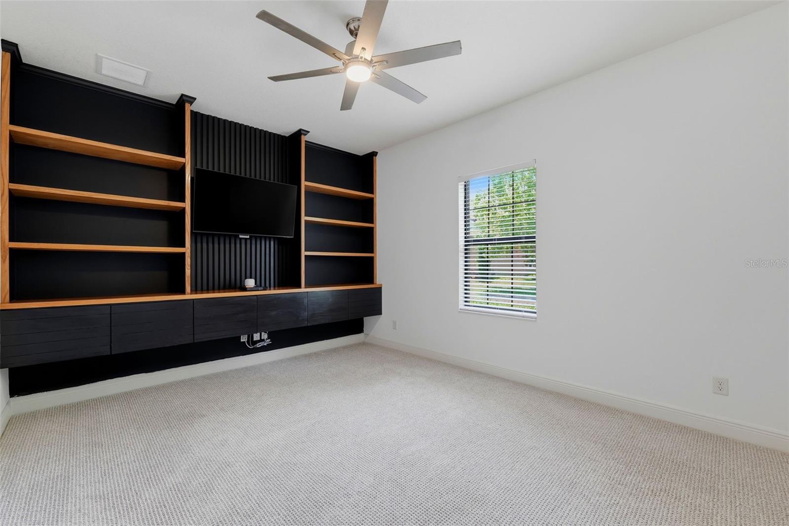 2451 Slade Ave Property Photo 10