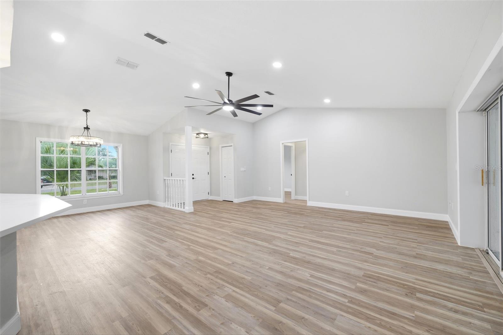 2489 Amherst Ave Property Photo 13