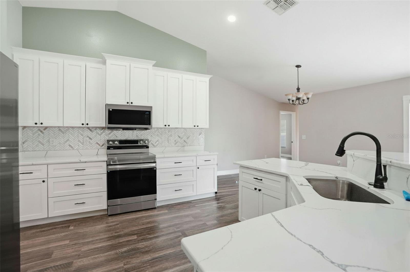 10487 Bradford St Property Photo 3