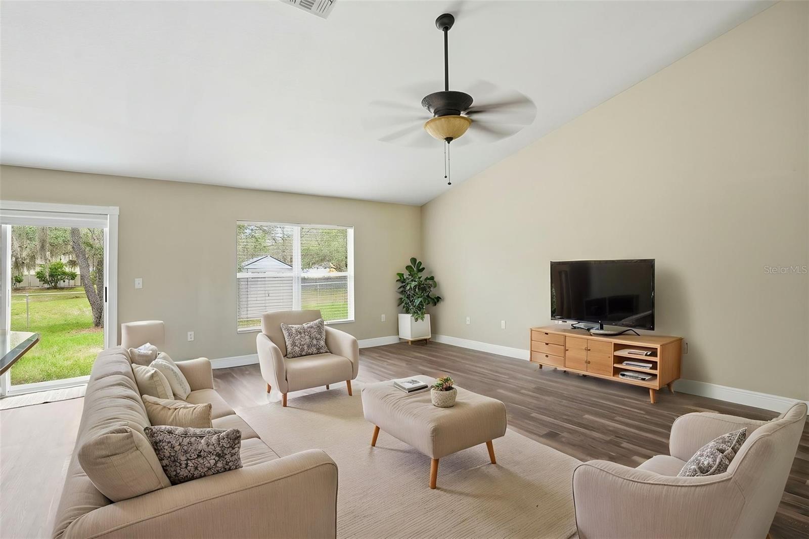 10487 Bradford St Property Photo 11