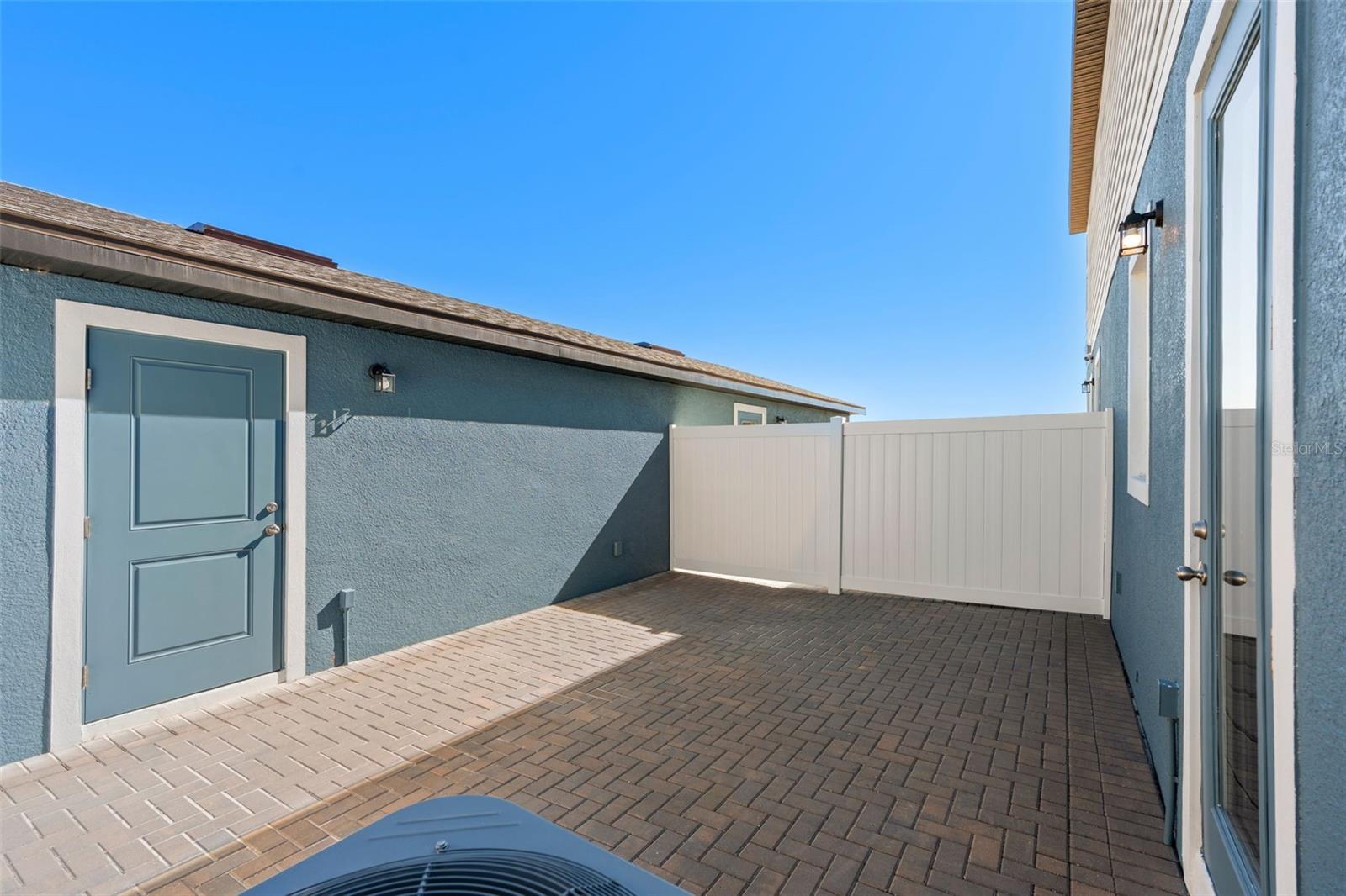 660 Emerald Grove Dr Property Photo 28