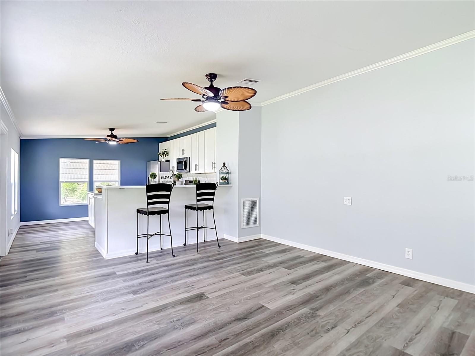 12331 Parkwood St Property Photo 6