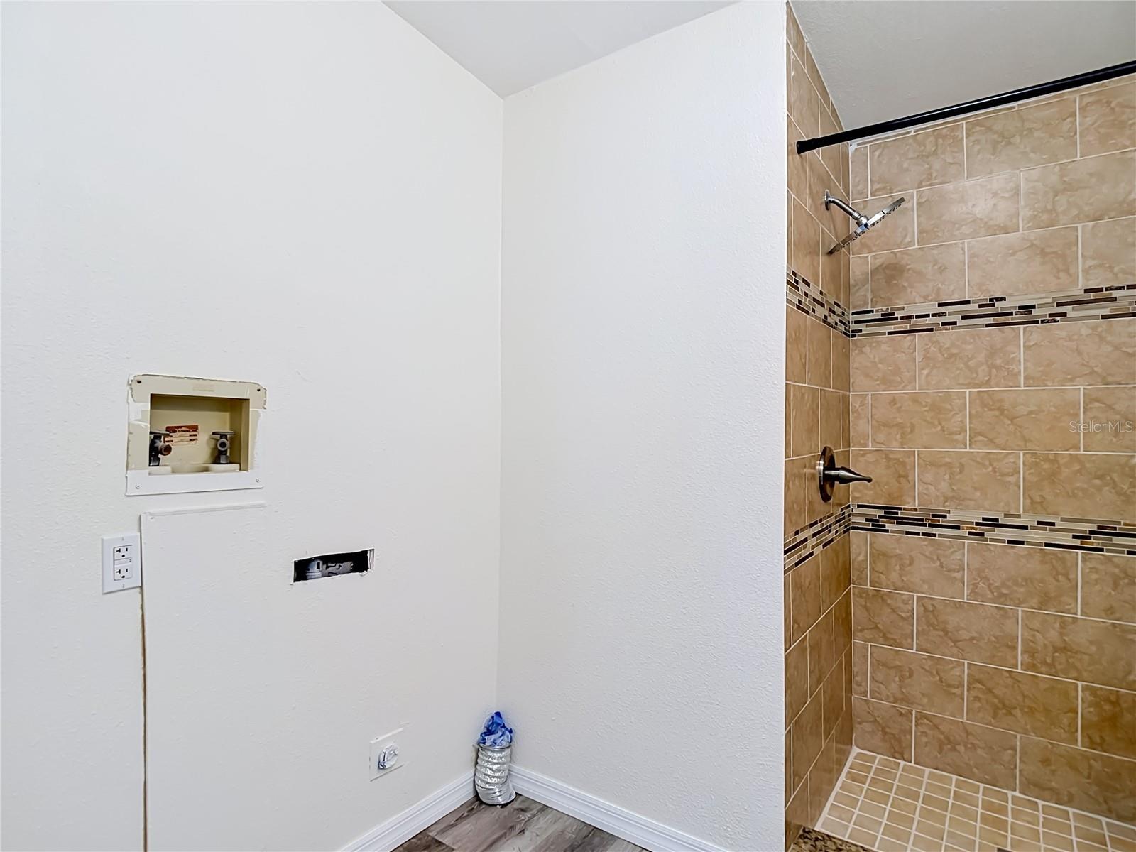 12331 Parkwood St Property Photo 27