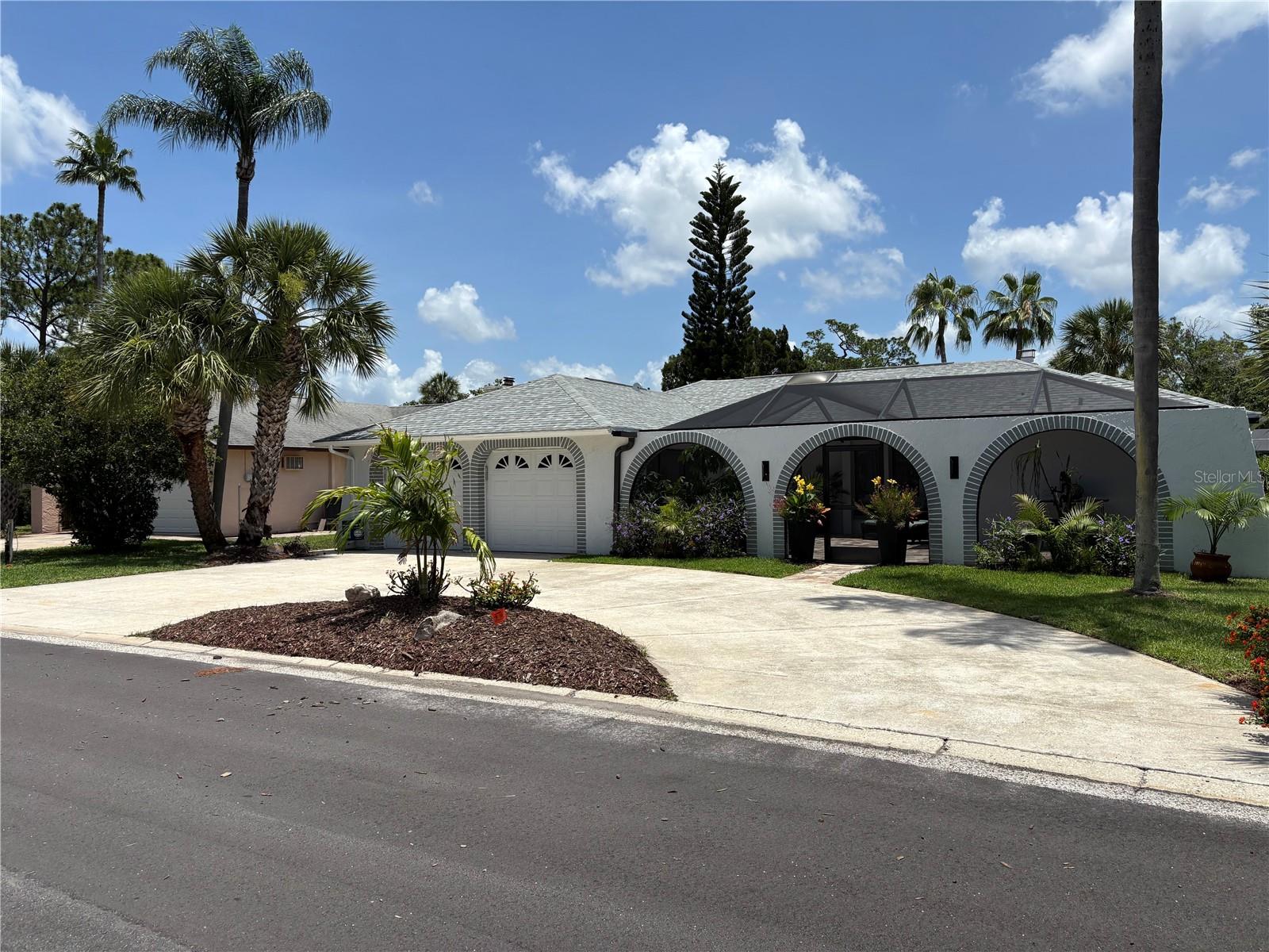 5514 Gridley Ln Property Photo 3