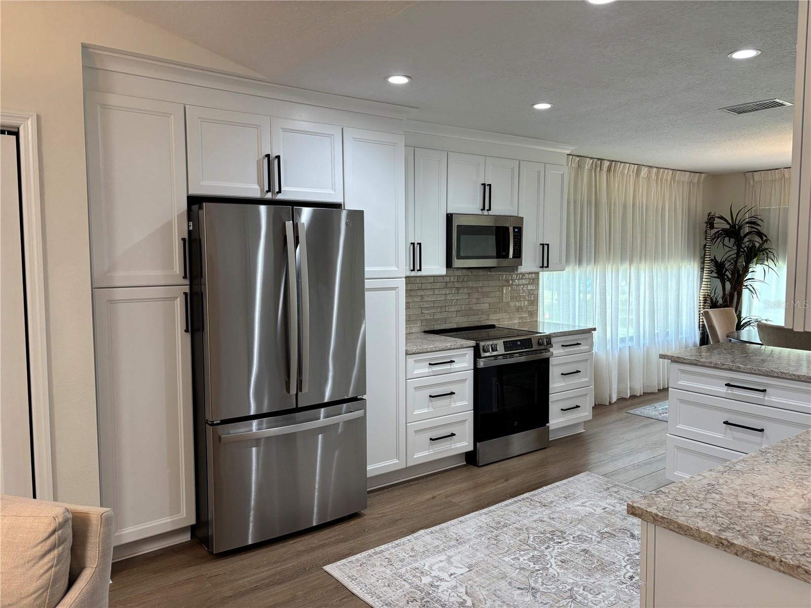 5514 Gridley Ln Property Photo 10
