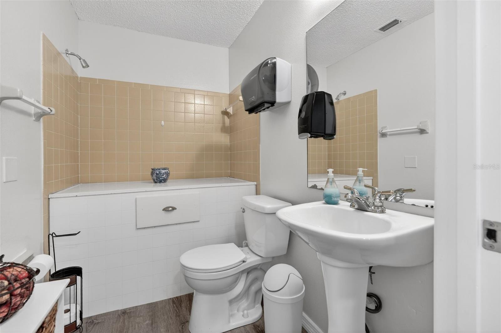 1492 Mariner Blvd Property Photo 27