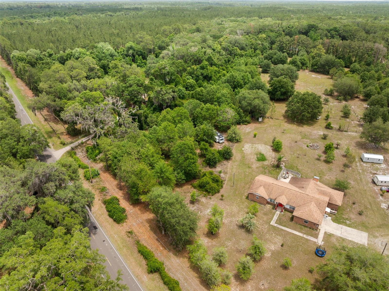 2919 Se County Road 234 Property Photo 2