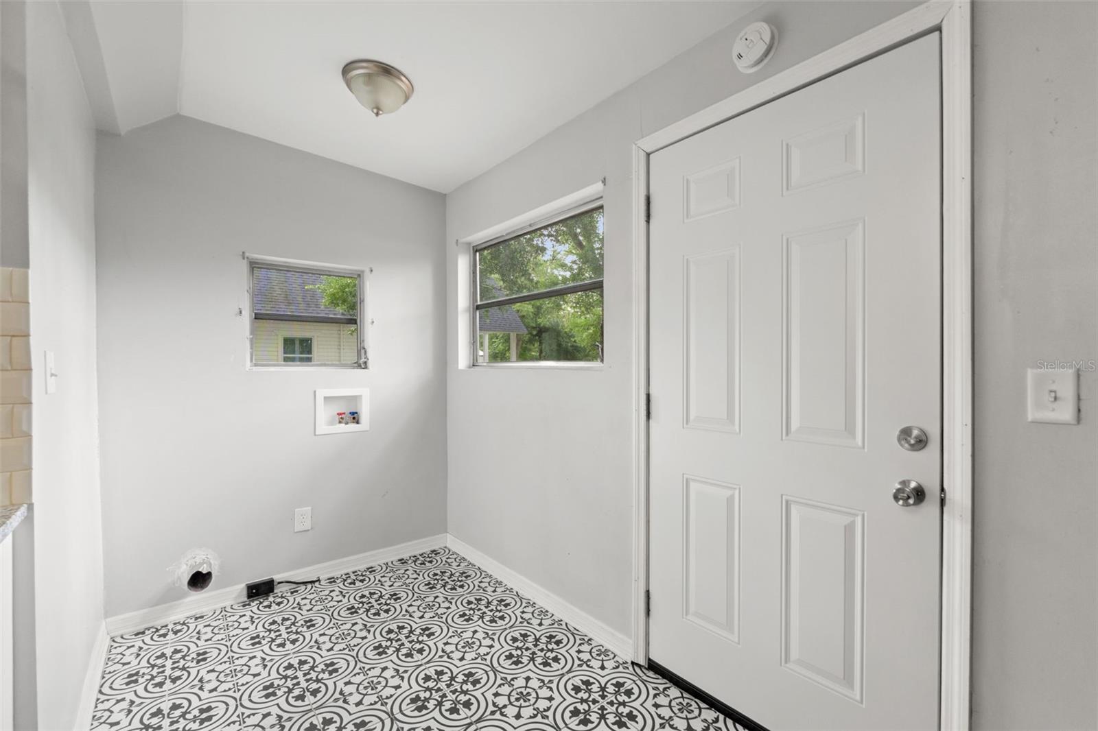 5518 11th St Property Photo 14
