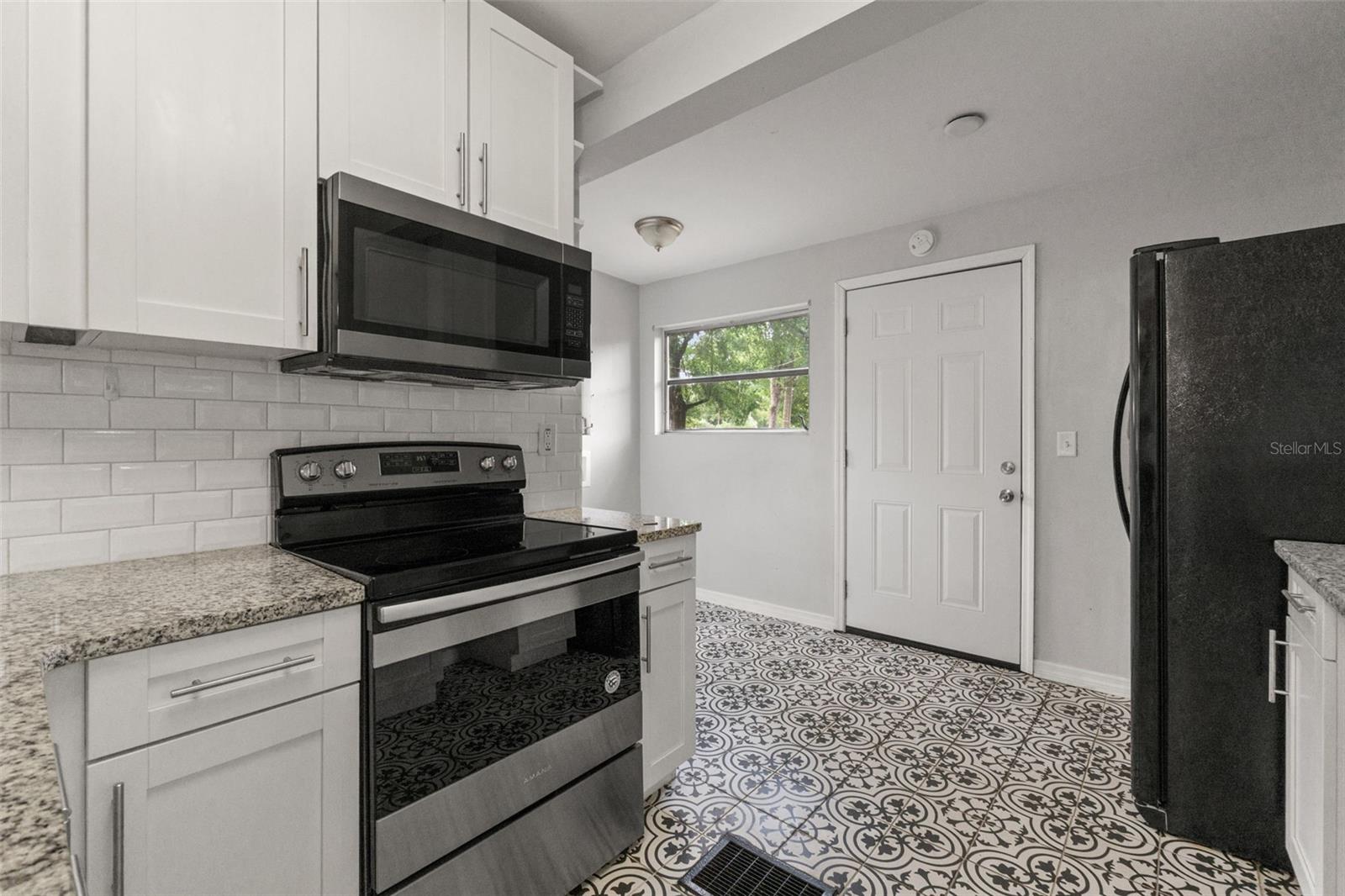 5518 11th St Property Photo 16