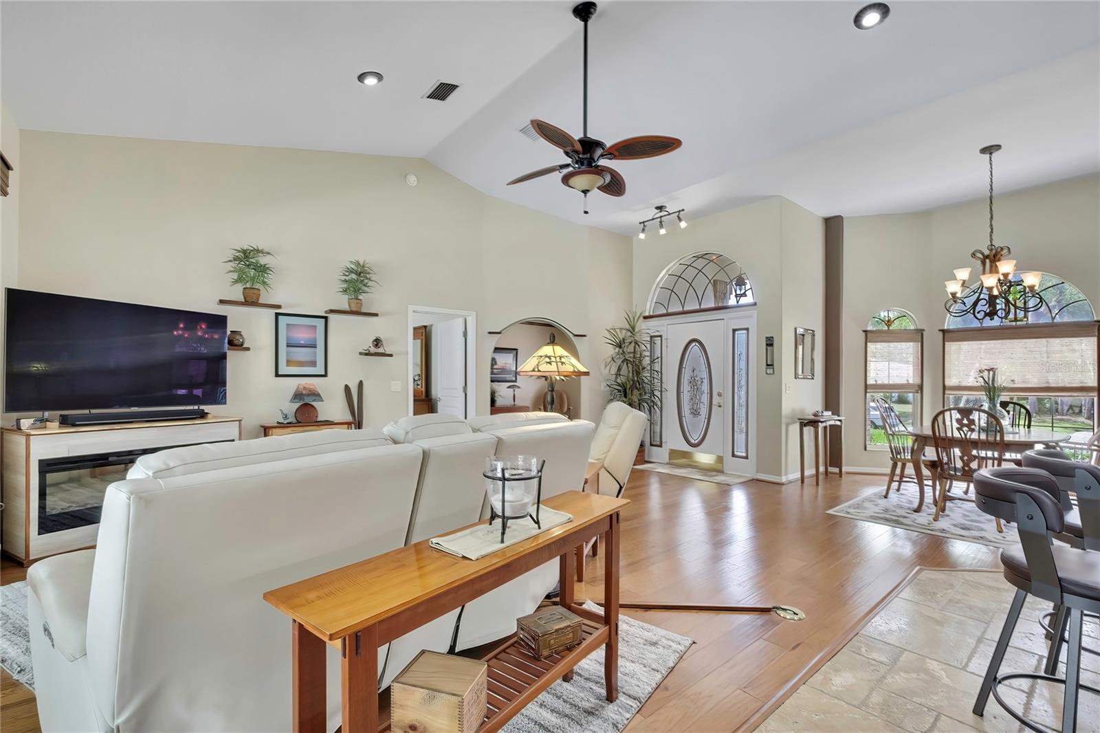 5701 W Chive Loop Property Photo 8