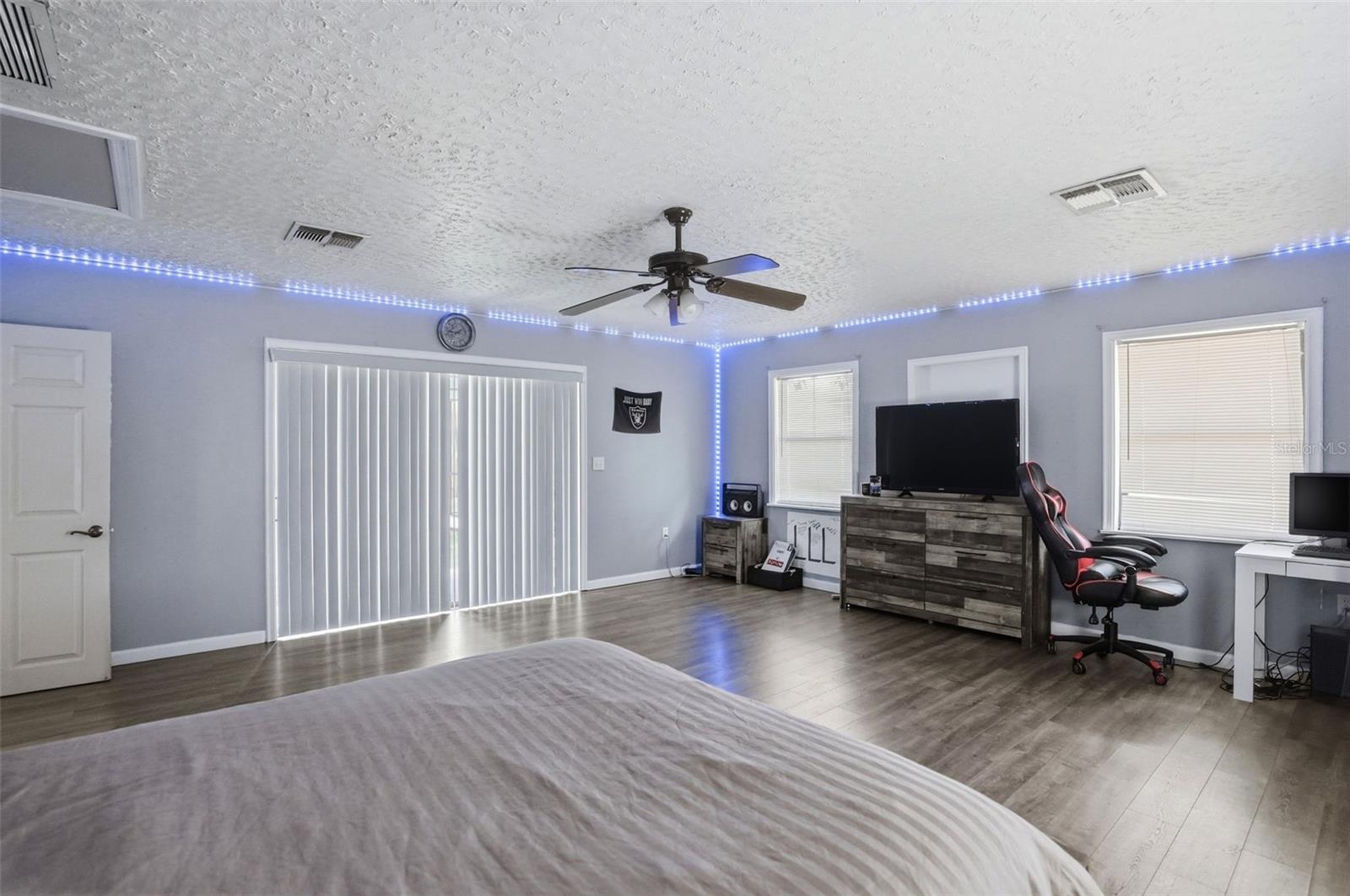 13032 Lola Dr Property Photo 8