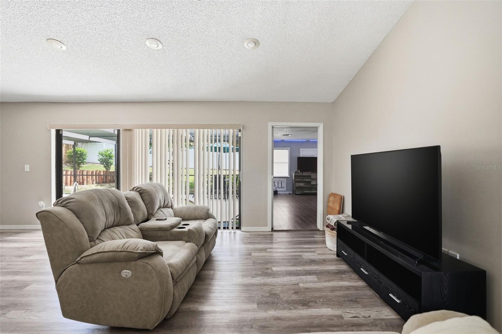 13032 Lola Dr Property Photo 17