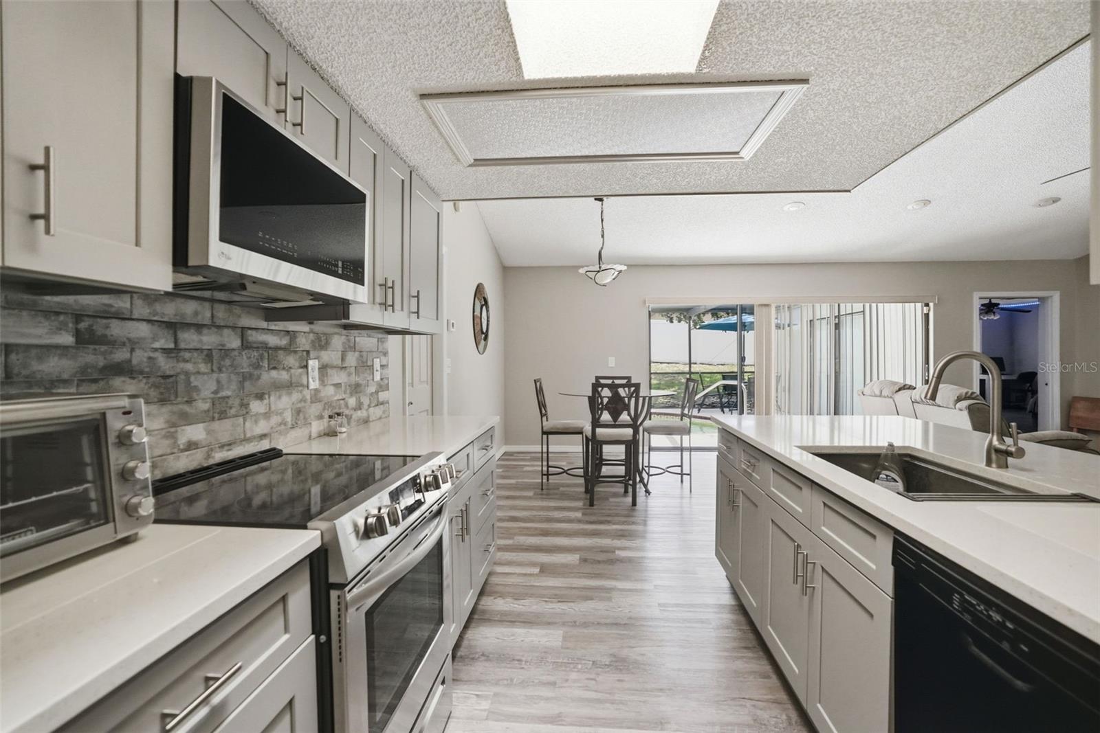 13032 Lola Dr Property Photo 24