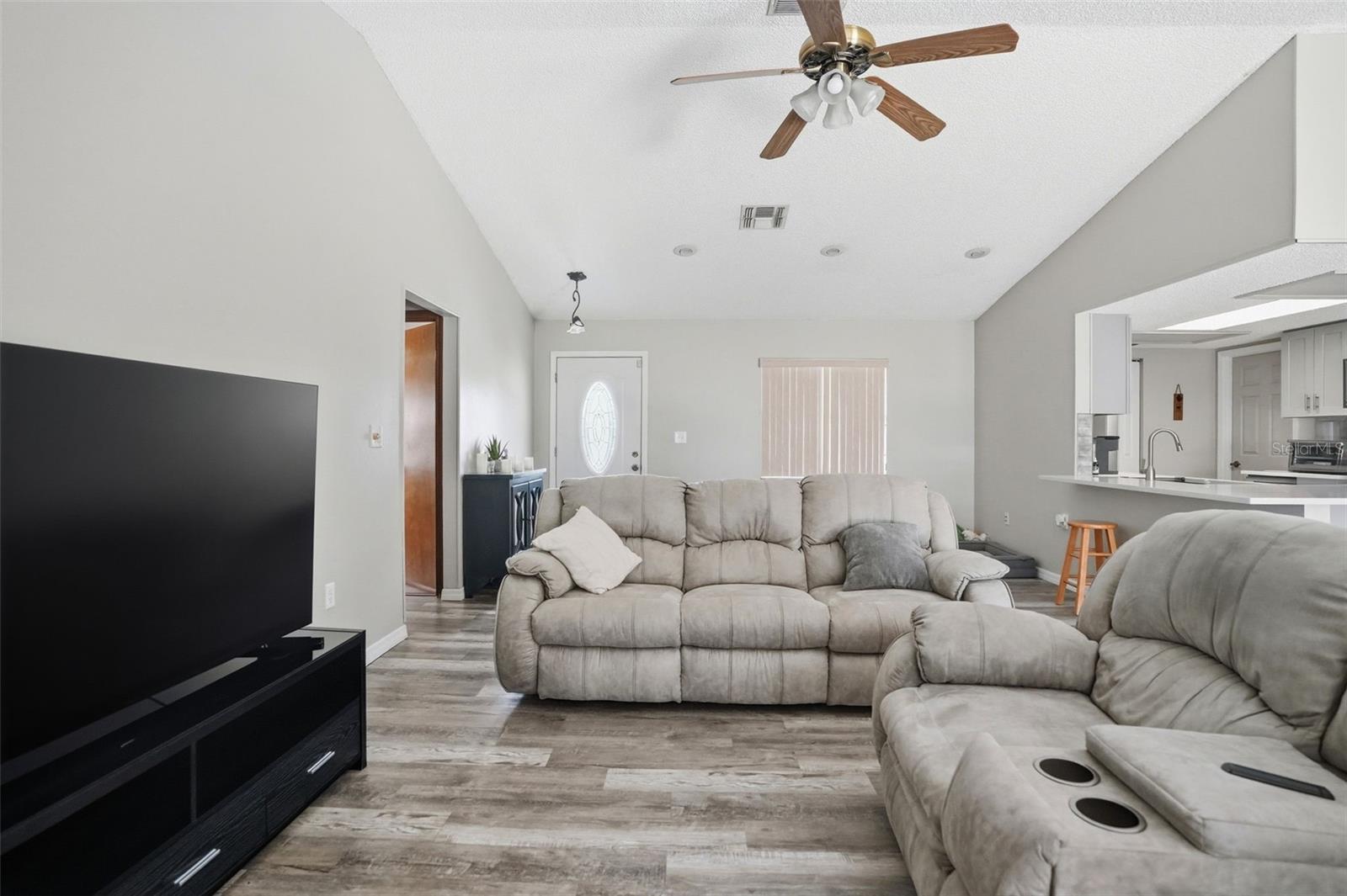 13032 Lola Dr Property Photo 27