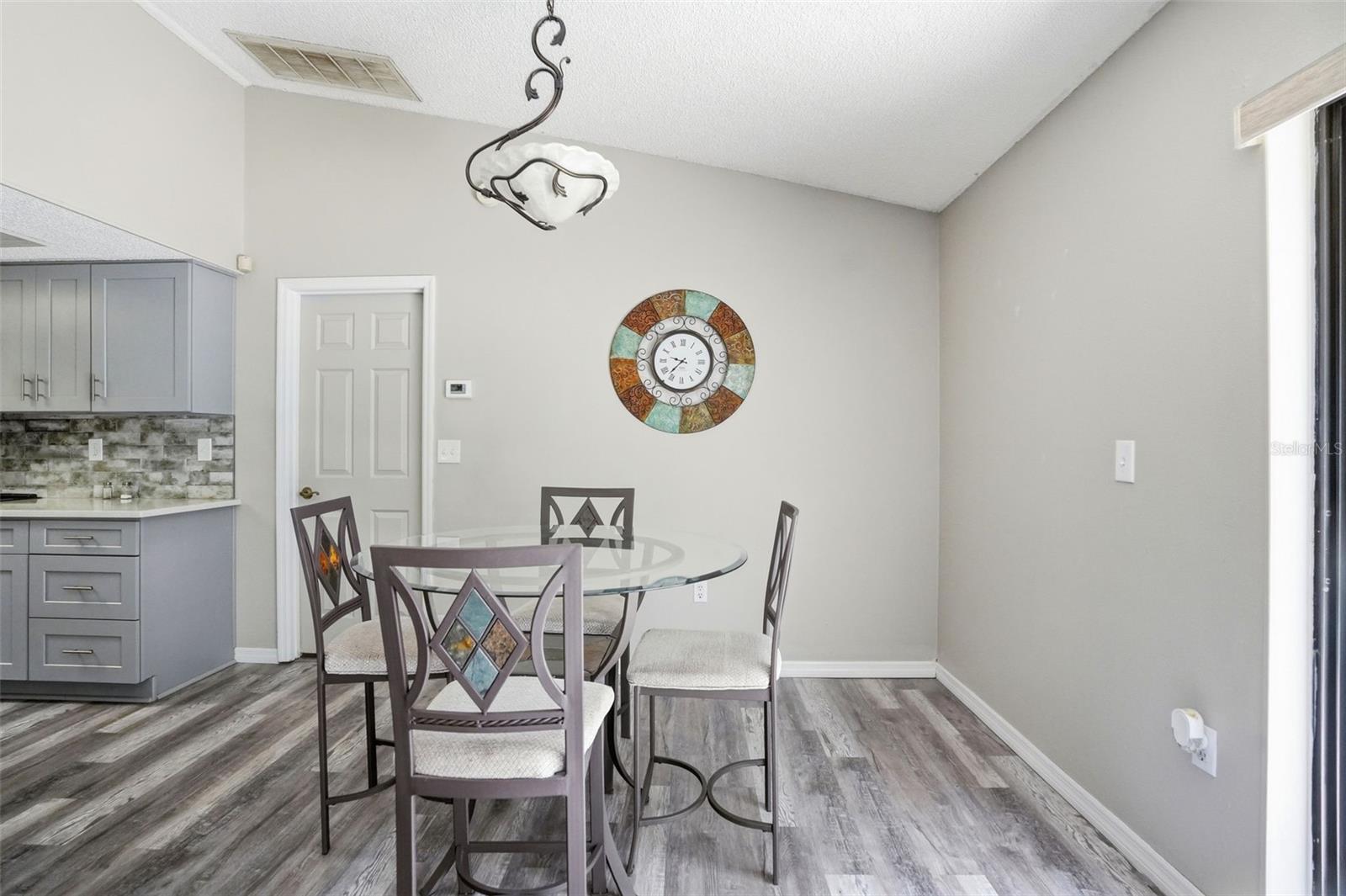 13032 Lola Dr Property Photo 28