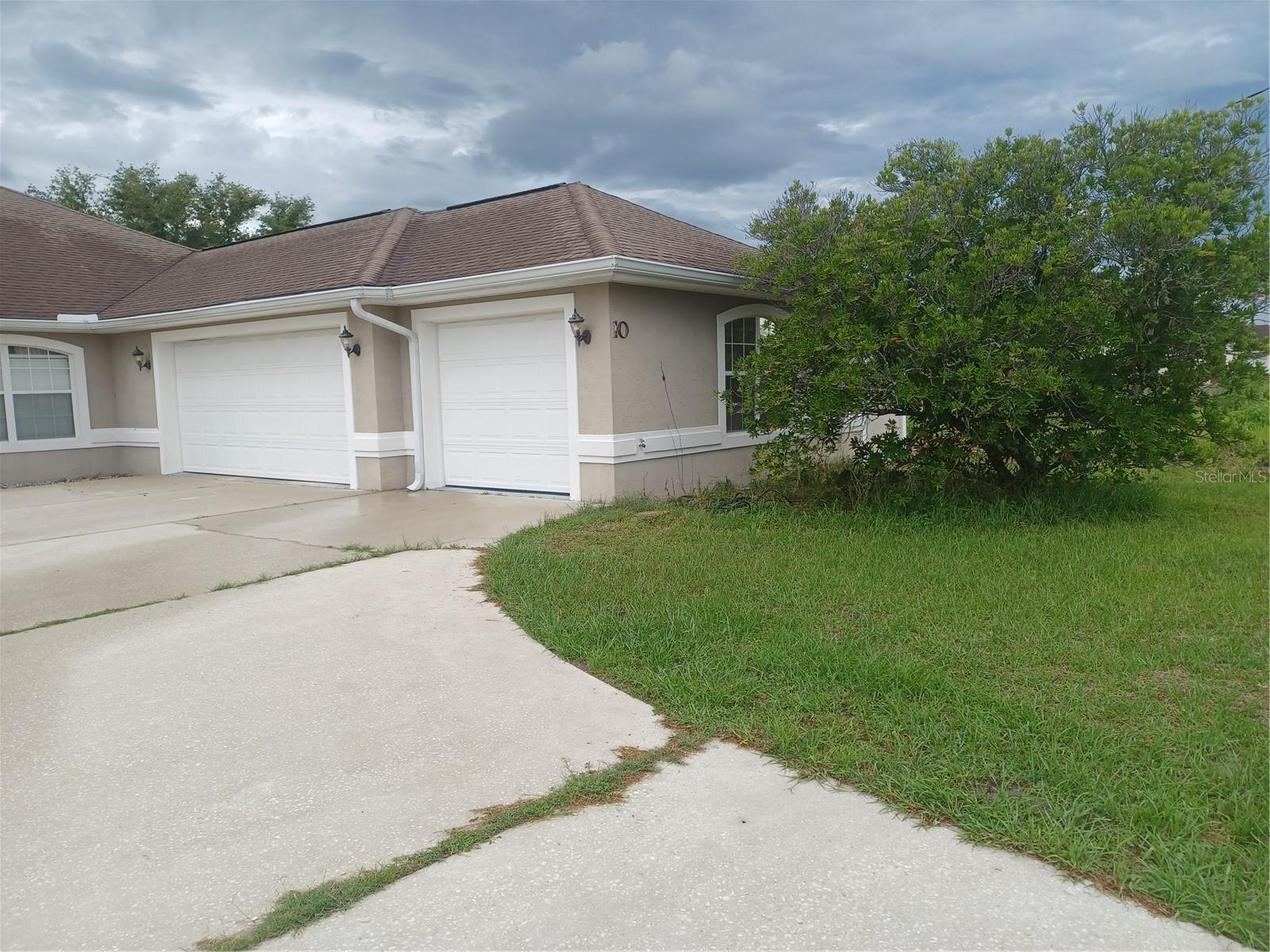 10 Rockefeller Dr Property Photo 2
